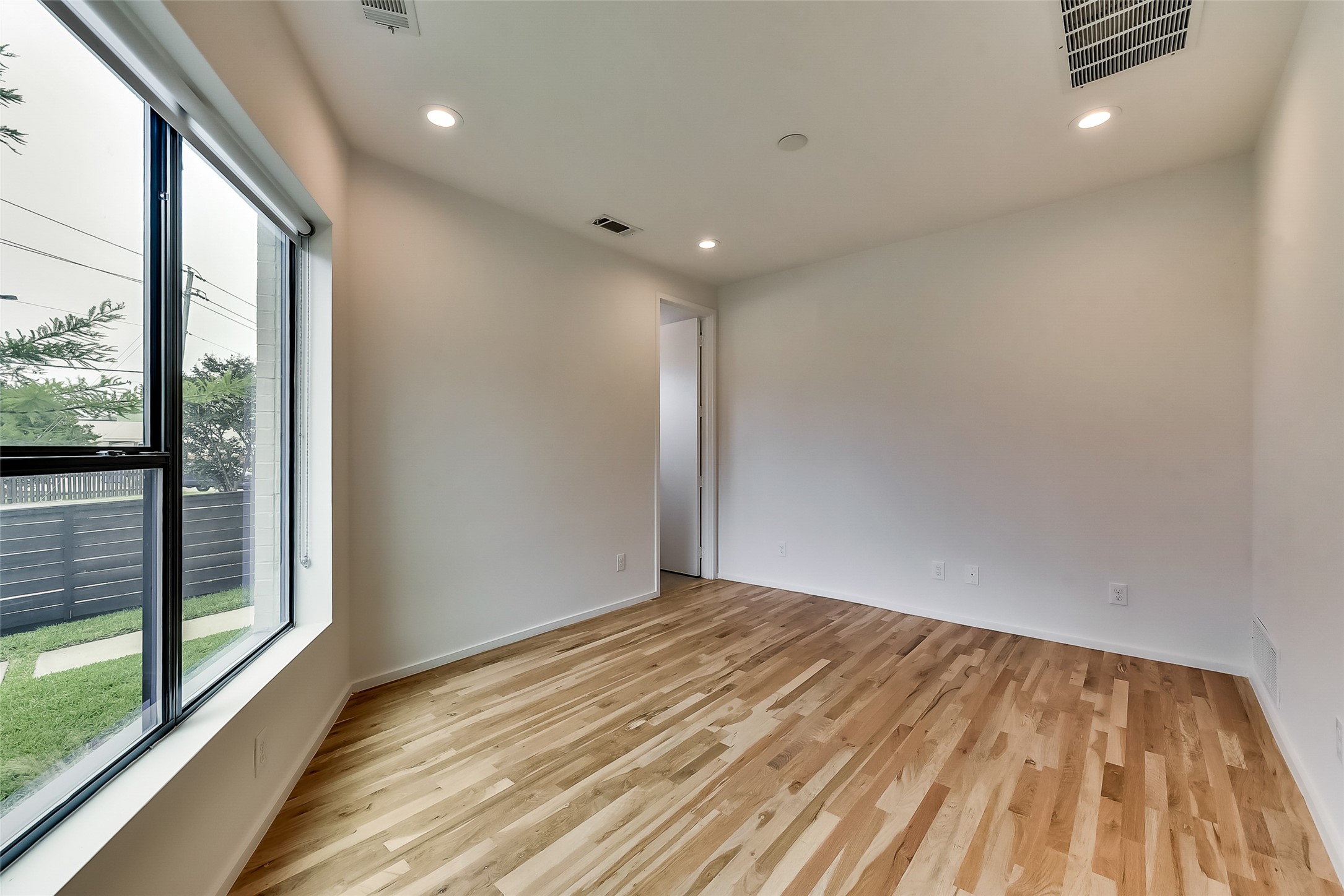 1839 Summit Avenue 1