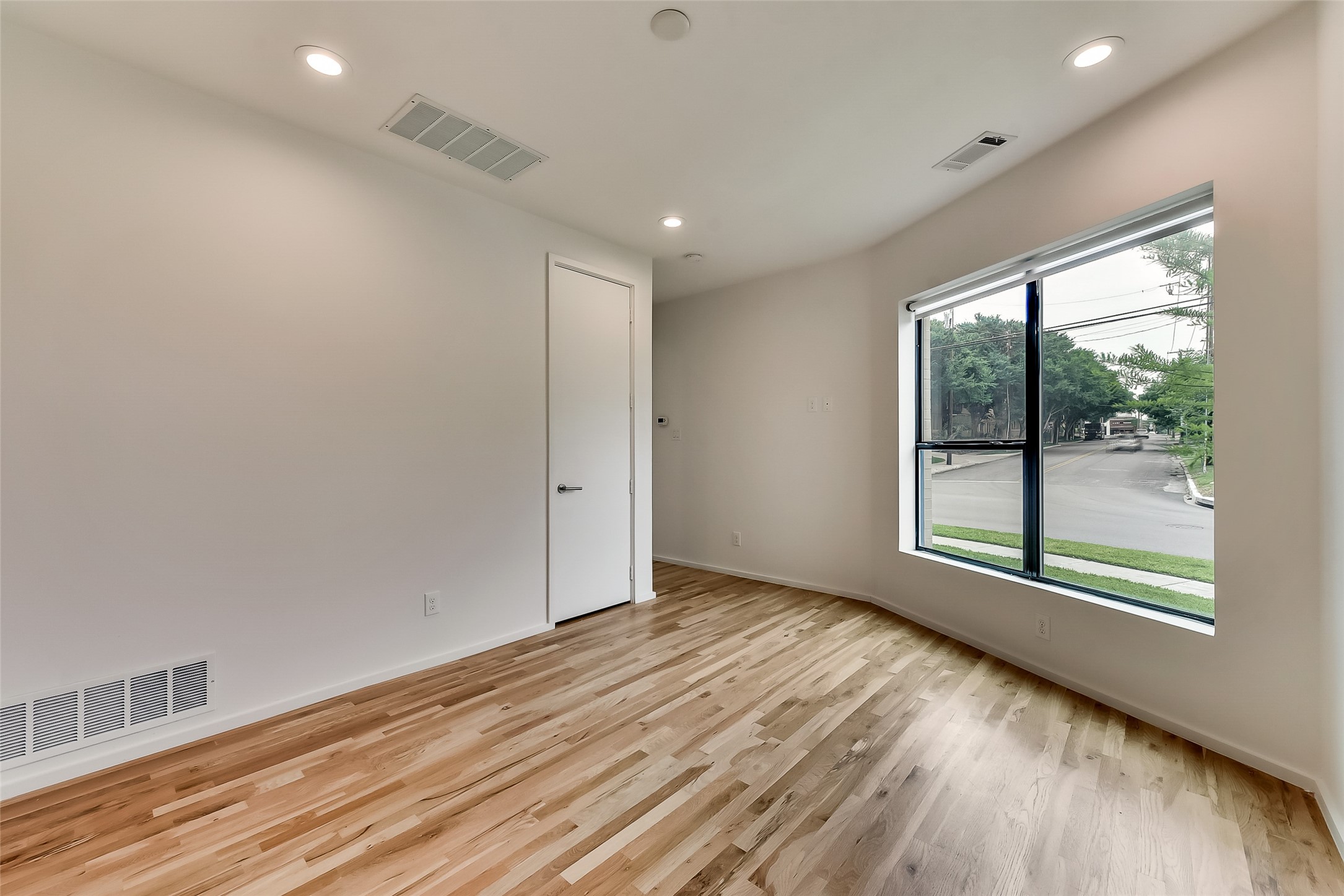 1839 Summit Avenue 1