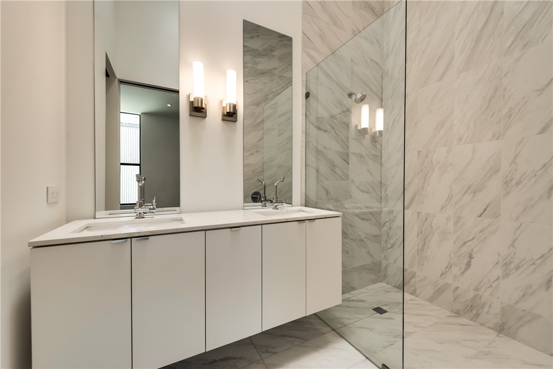 1504 Burlew Street 4