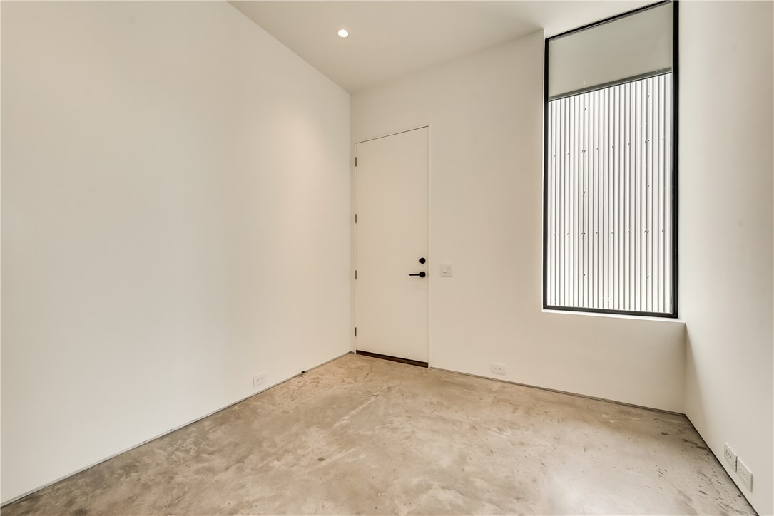 1504 Burlew Street 4