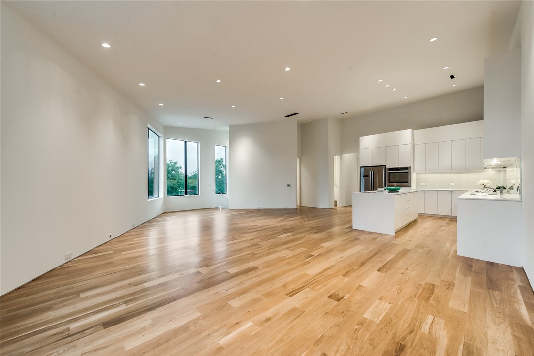 1504 Burlew Street 4