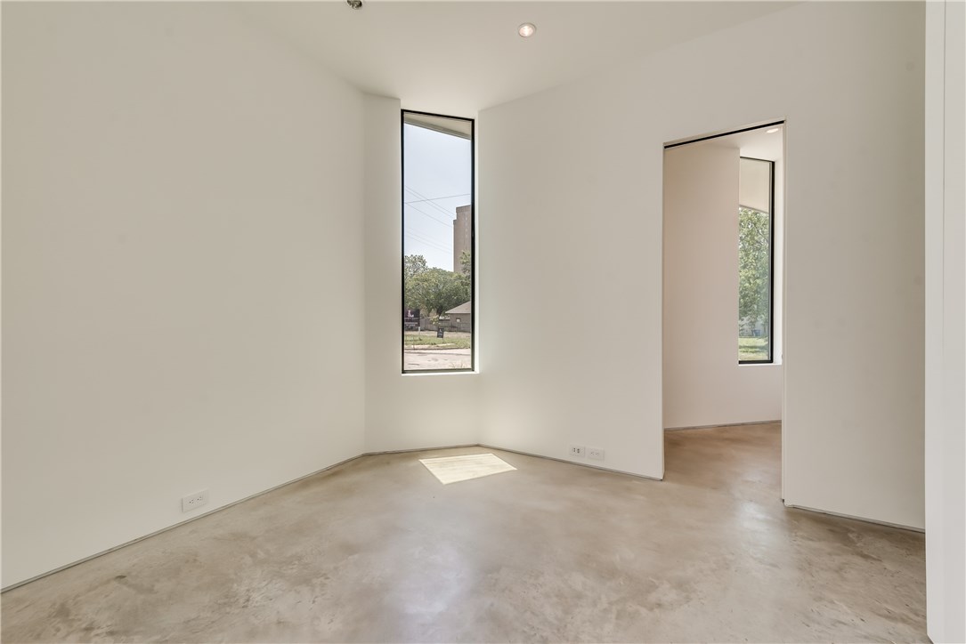 1504 Burlew Street 4