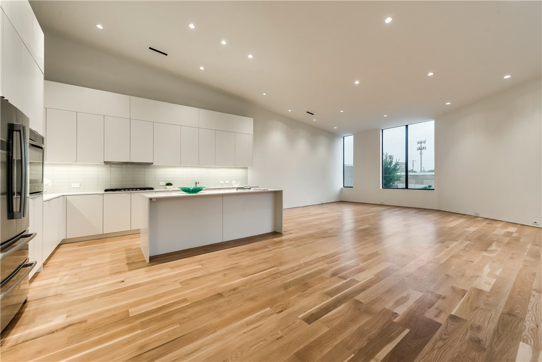 1504 Burlew Street 4