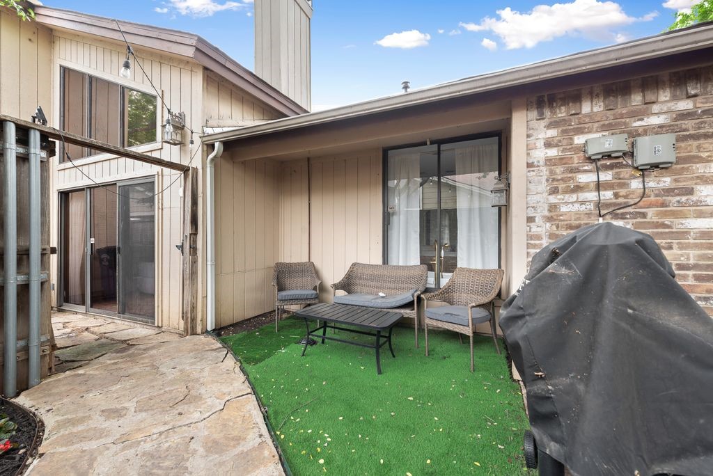 6396 Abrams Court