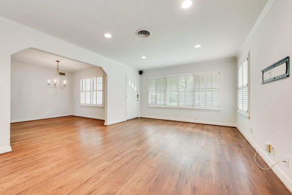 6727 Woodland Drive