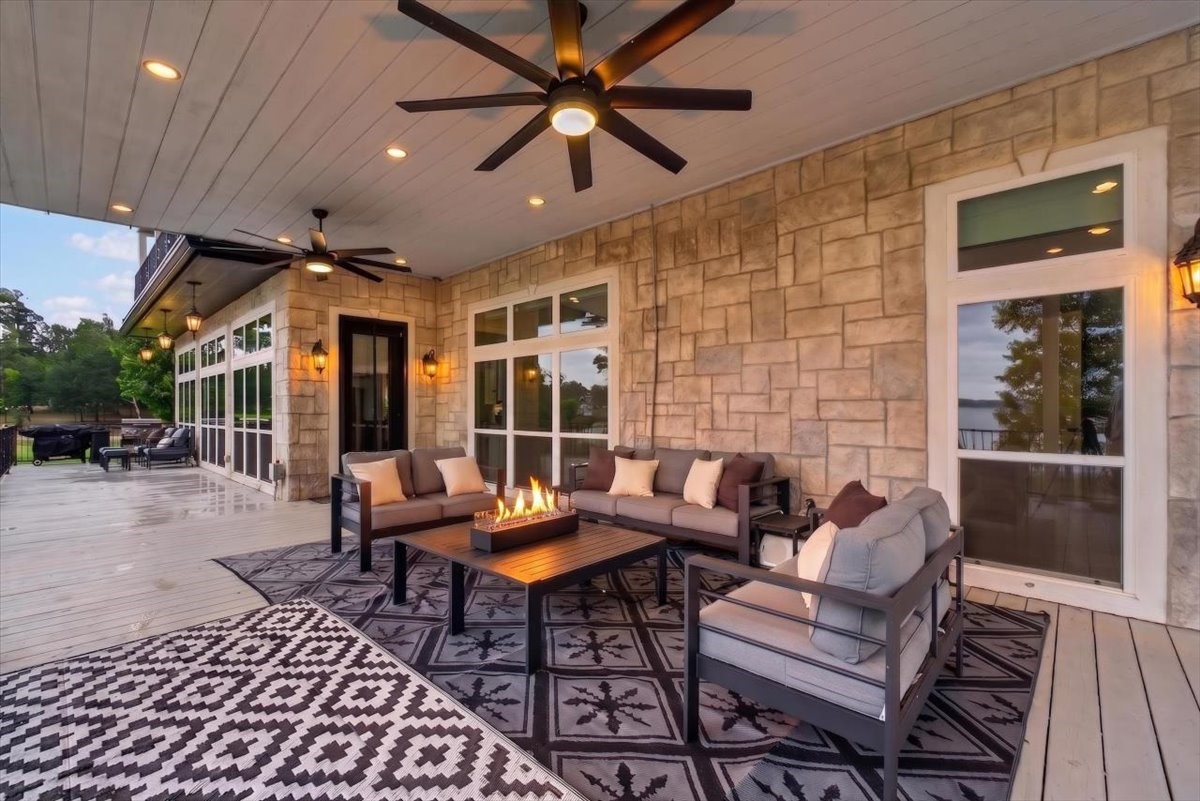 145 Private Road 52605
