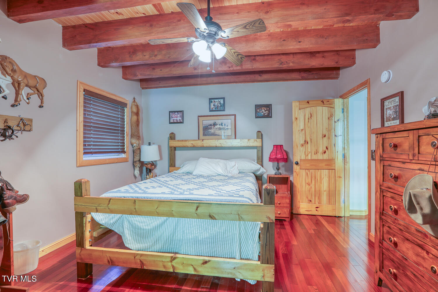 1585 Poor Valley Road