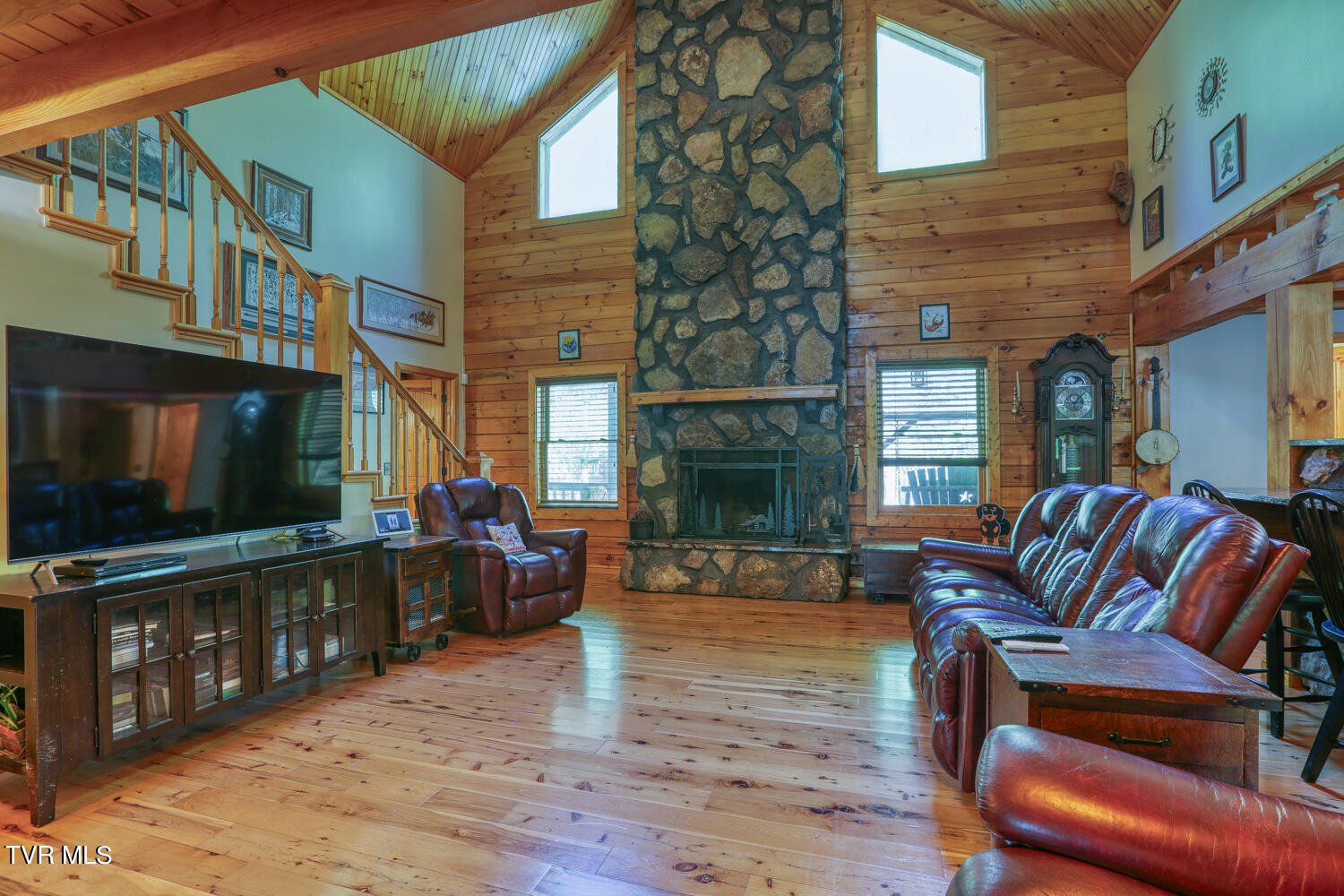 1585 Poor Valley Road