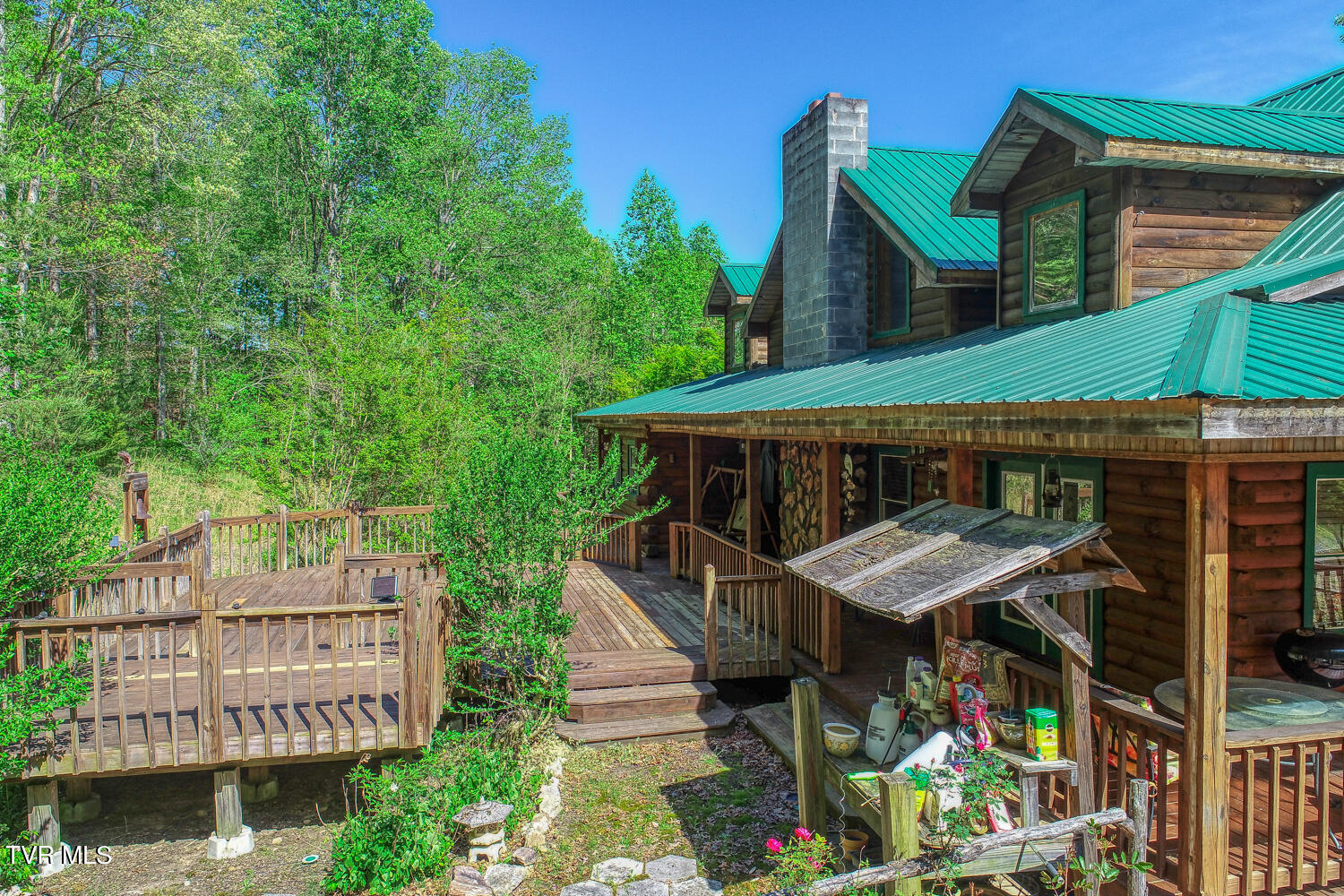 1585 Poor Valley Road
