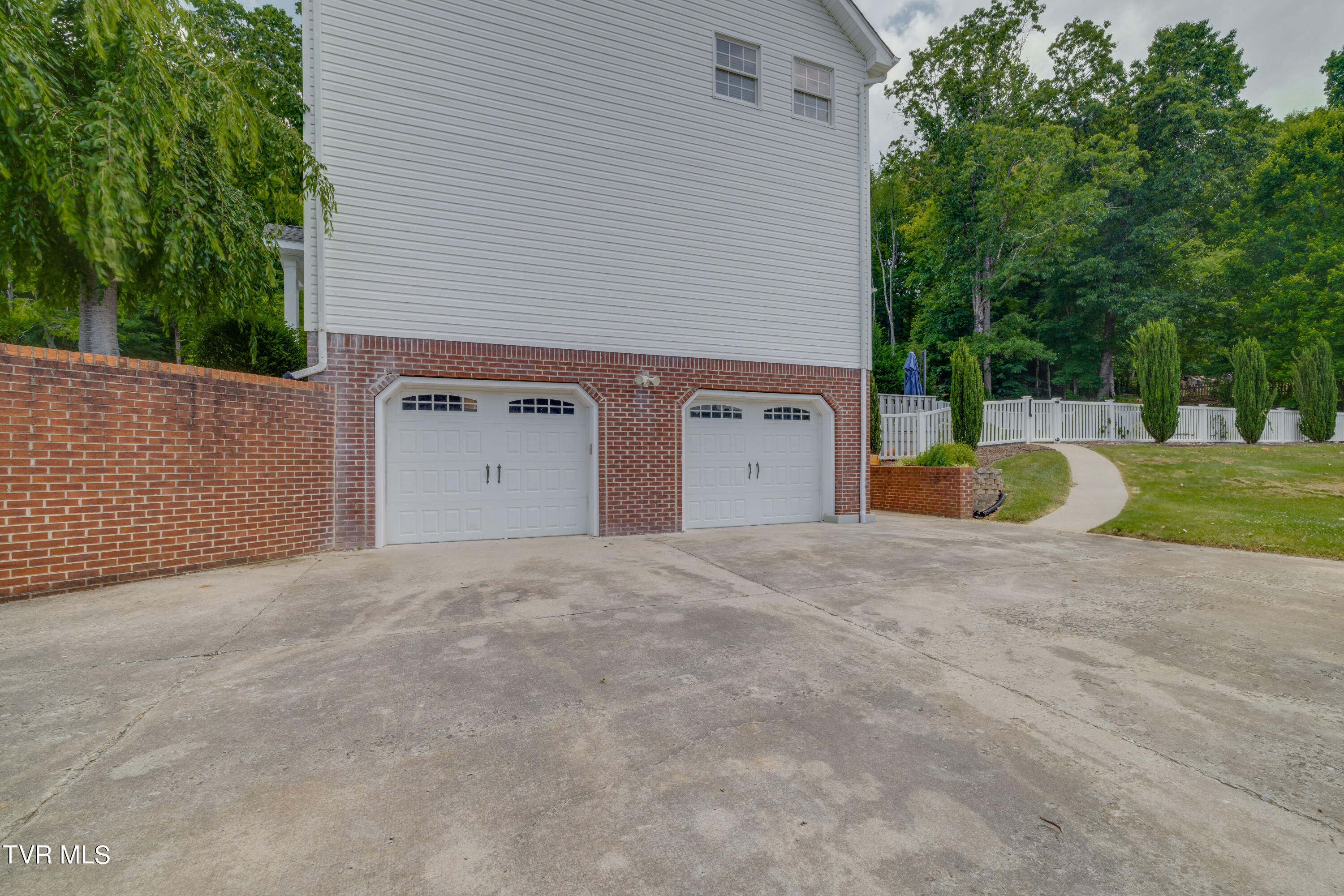108 Pickens Court