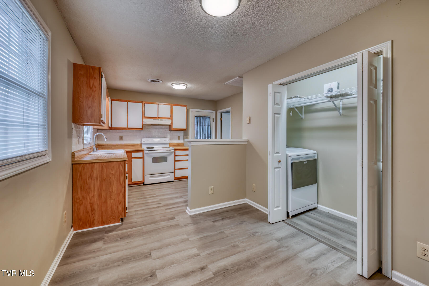 1428 Suncrest Drive