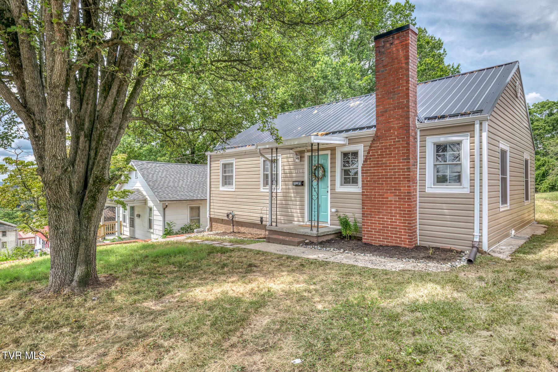 1428 Suncrest Drive