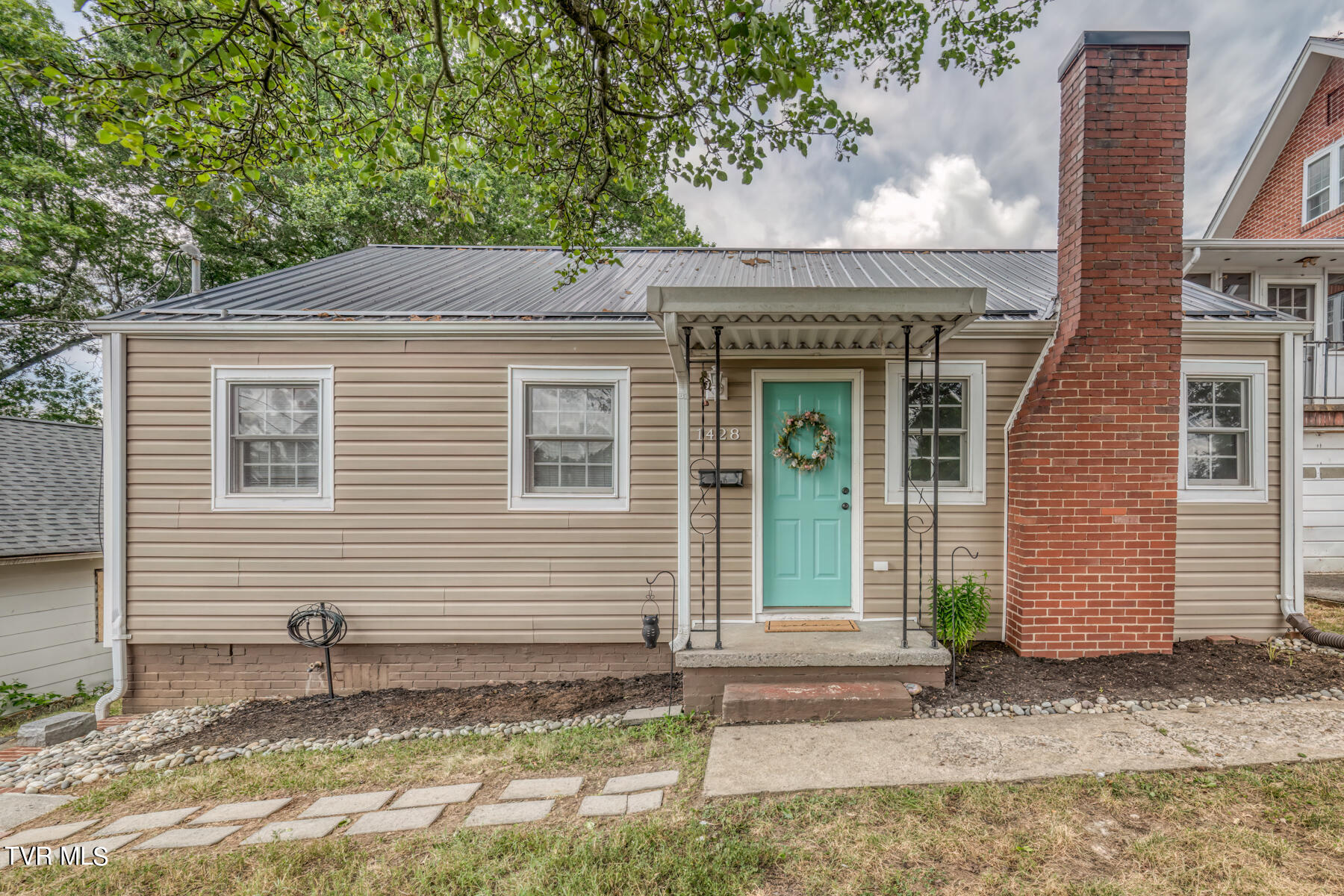 1428 Suncrest Drive