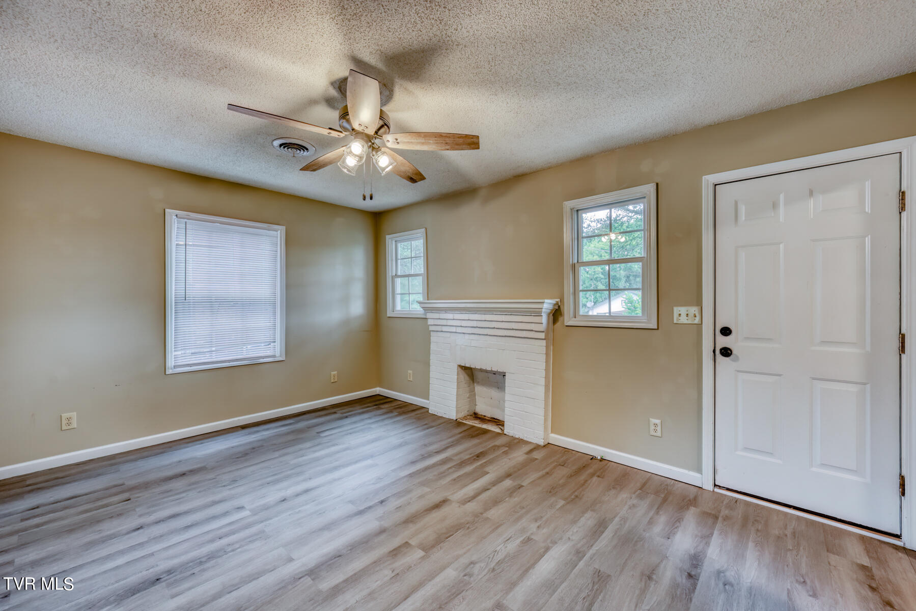 1428 Suncrest Drive
