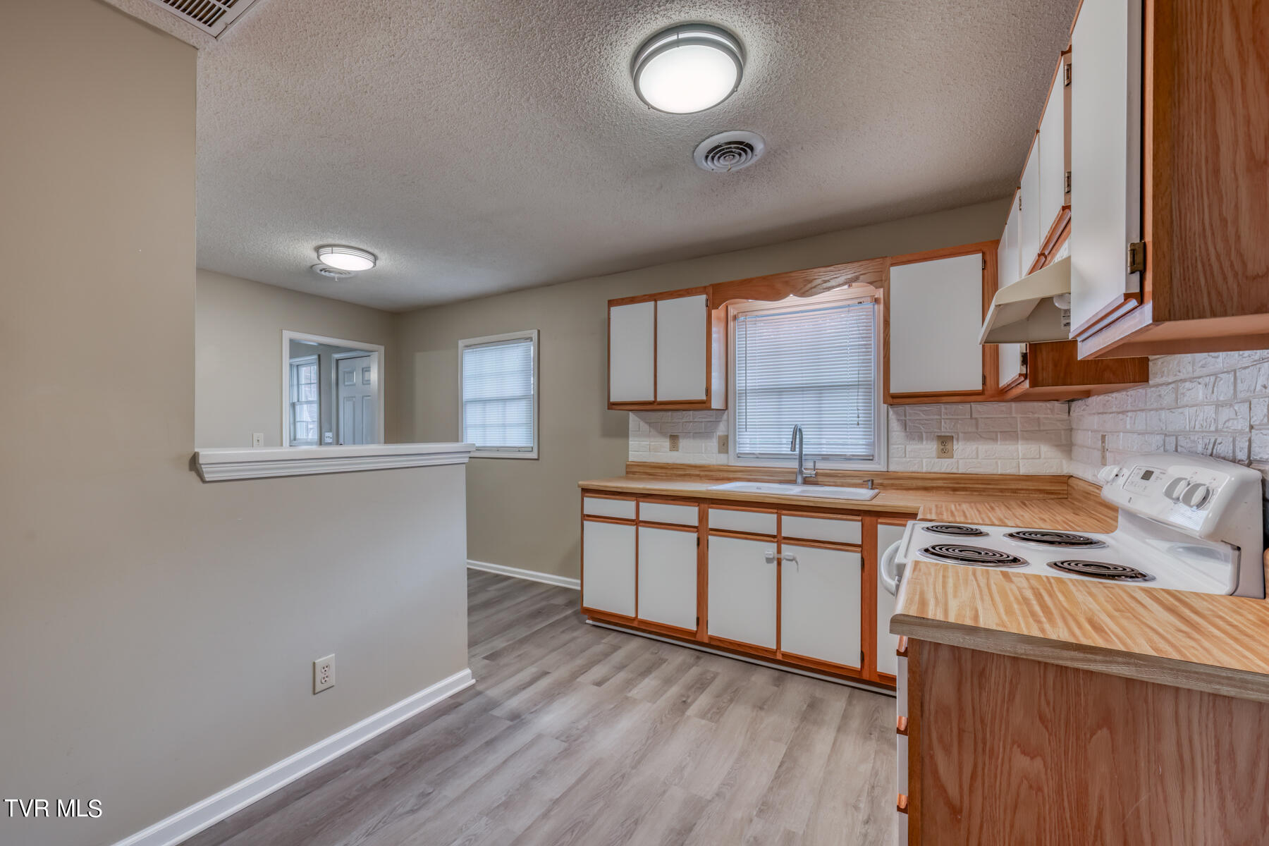 1428 Suncrest Drive
