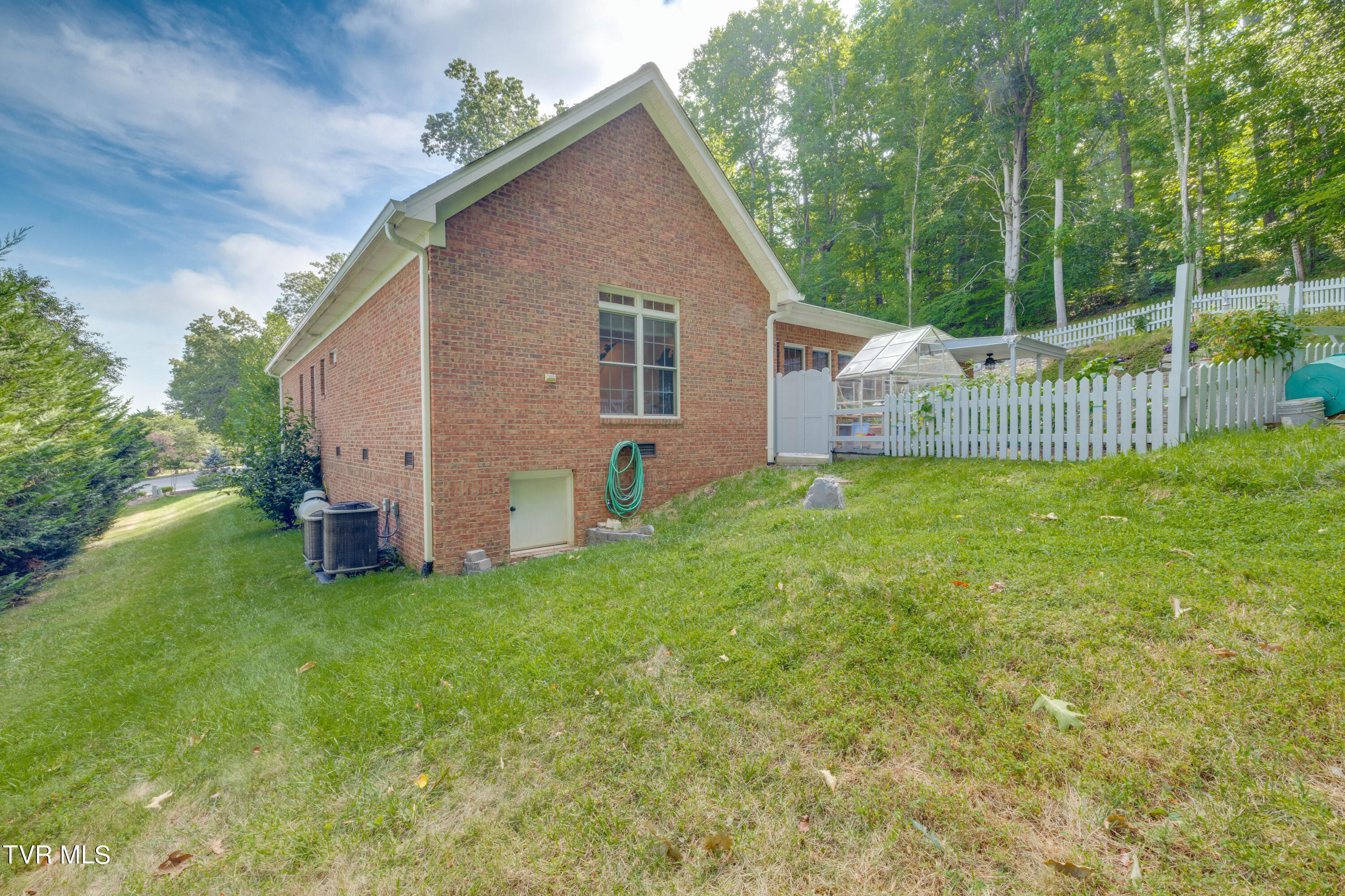 110 Pickens Court
