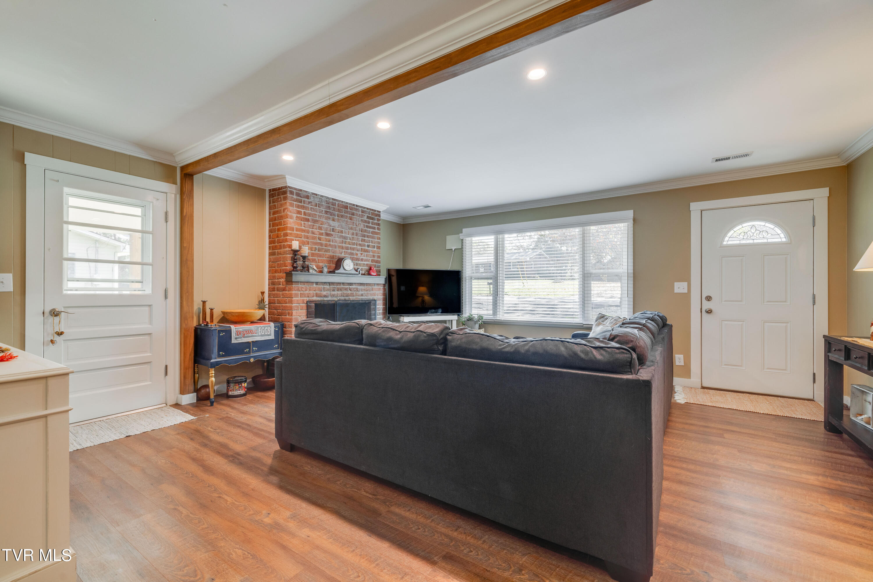 407 Hillrise Drive