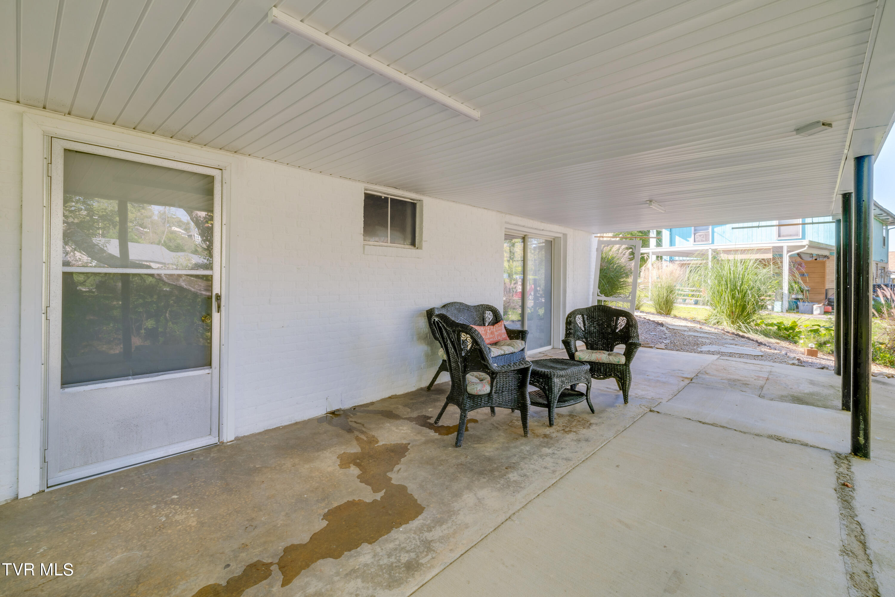 407 Hillrise Drive