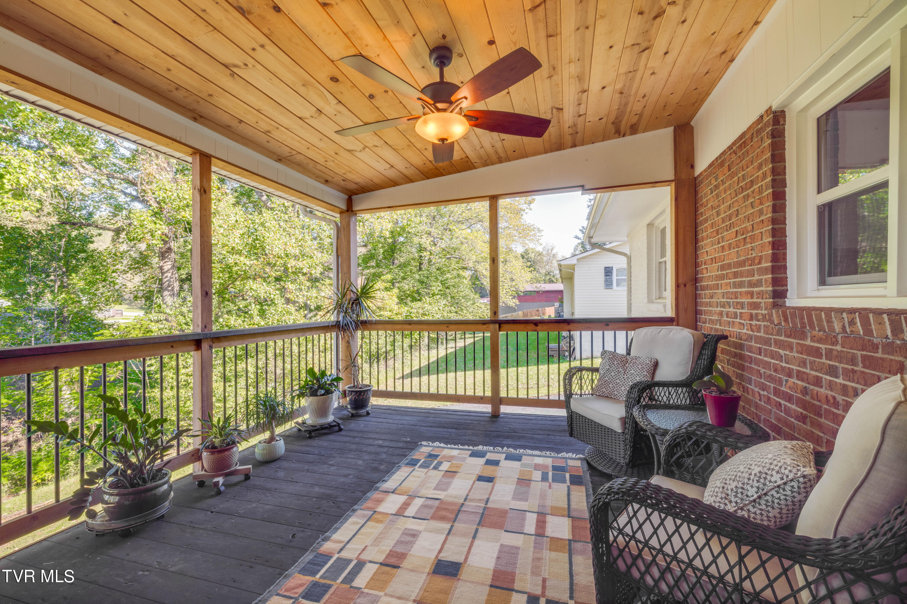 407 Hillrise Drive
