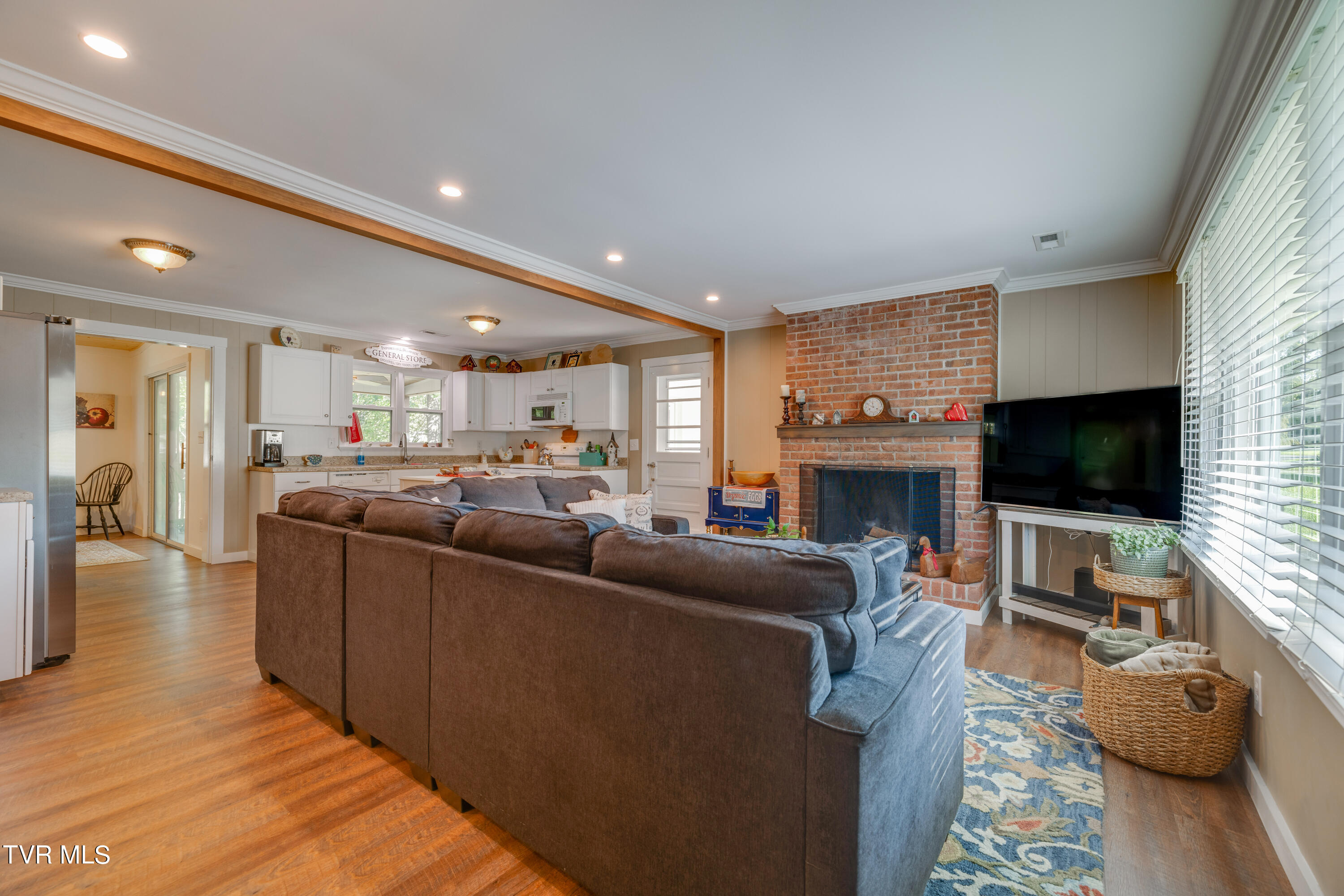 407 Hillrise Drive