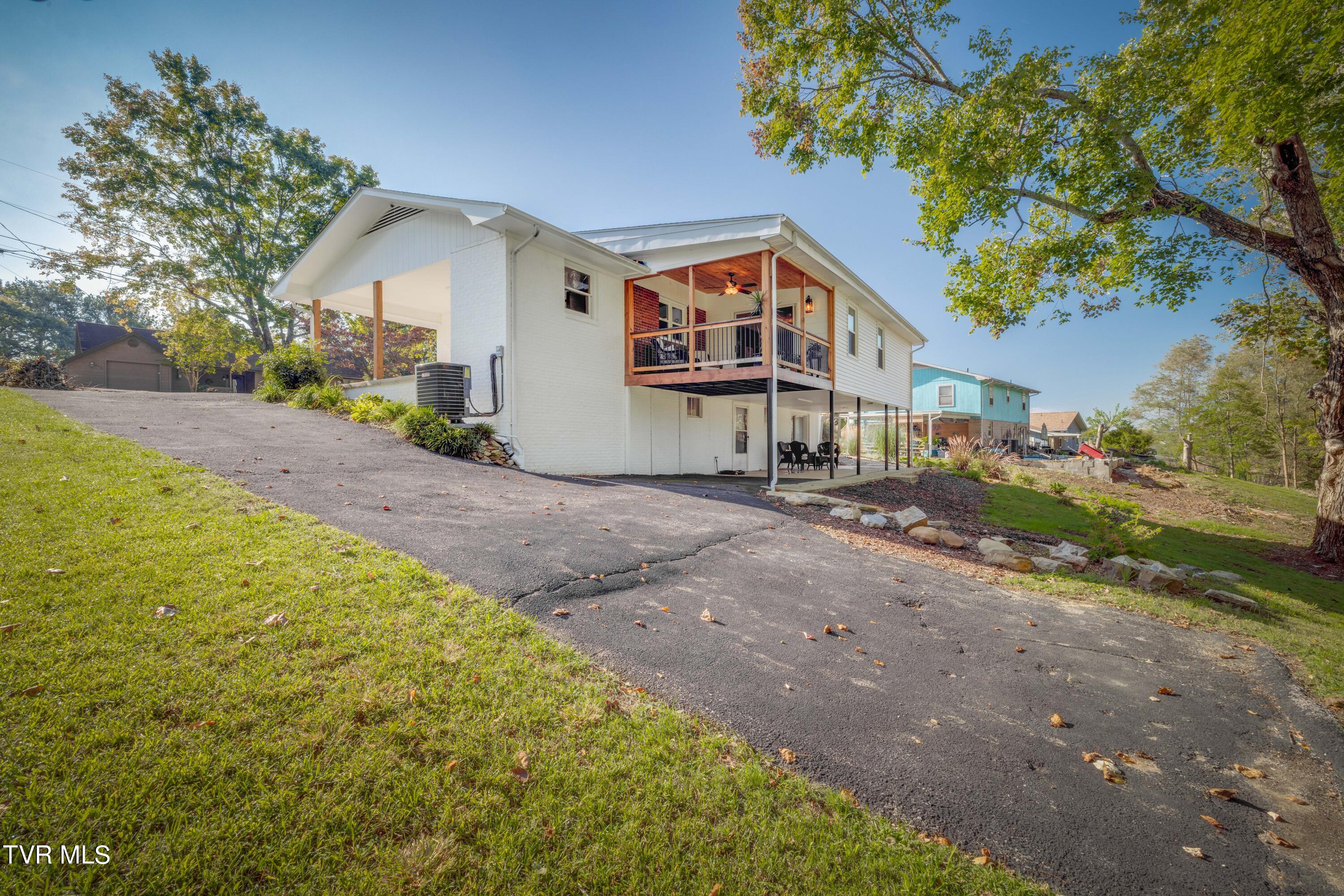 407 Hillrise Drive