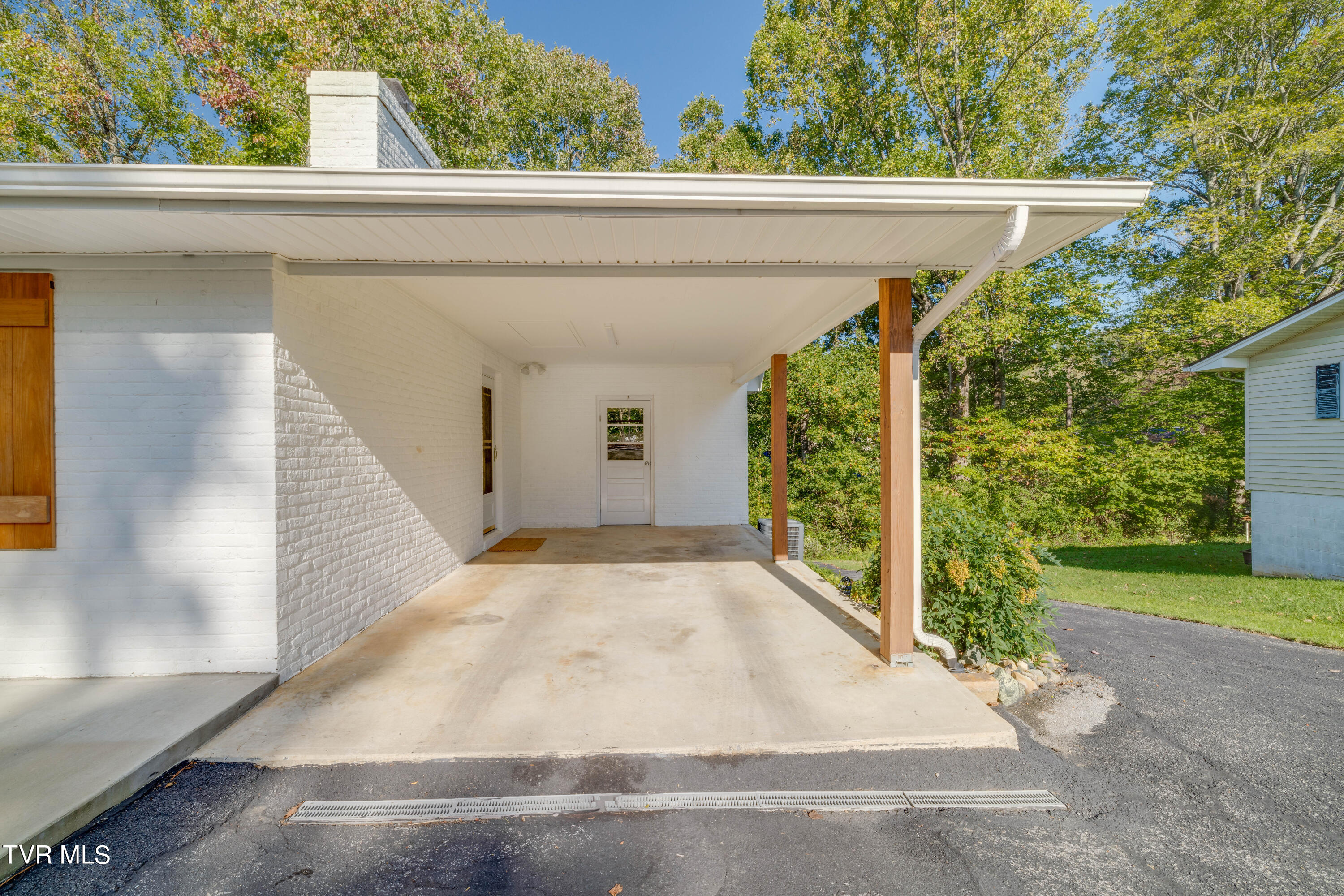 407 Hillrise Drive