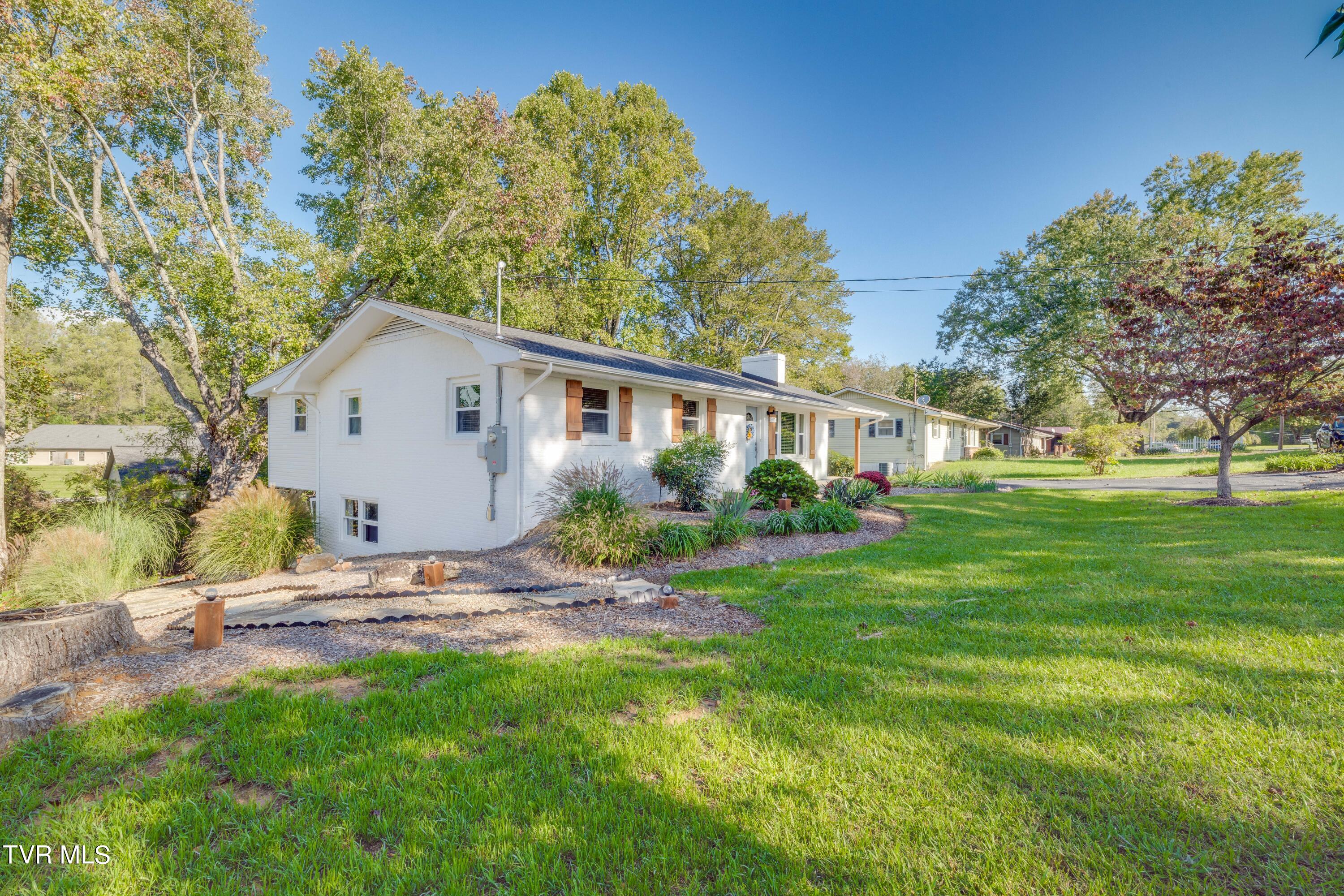 407 Hillrise Drive