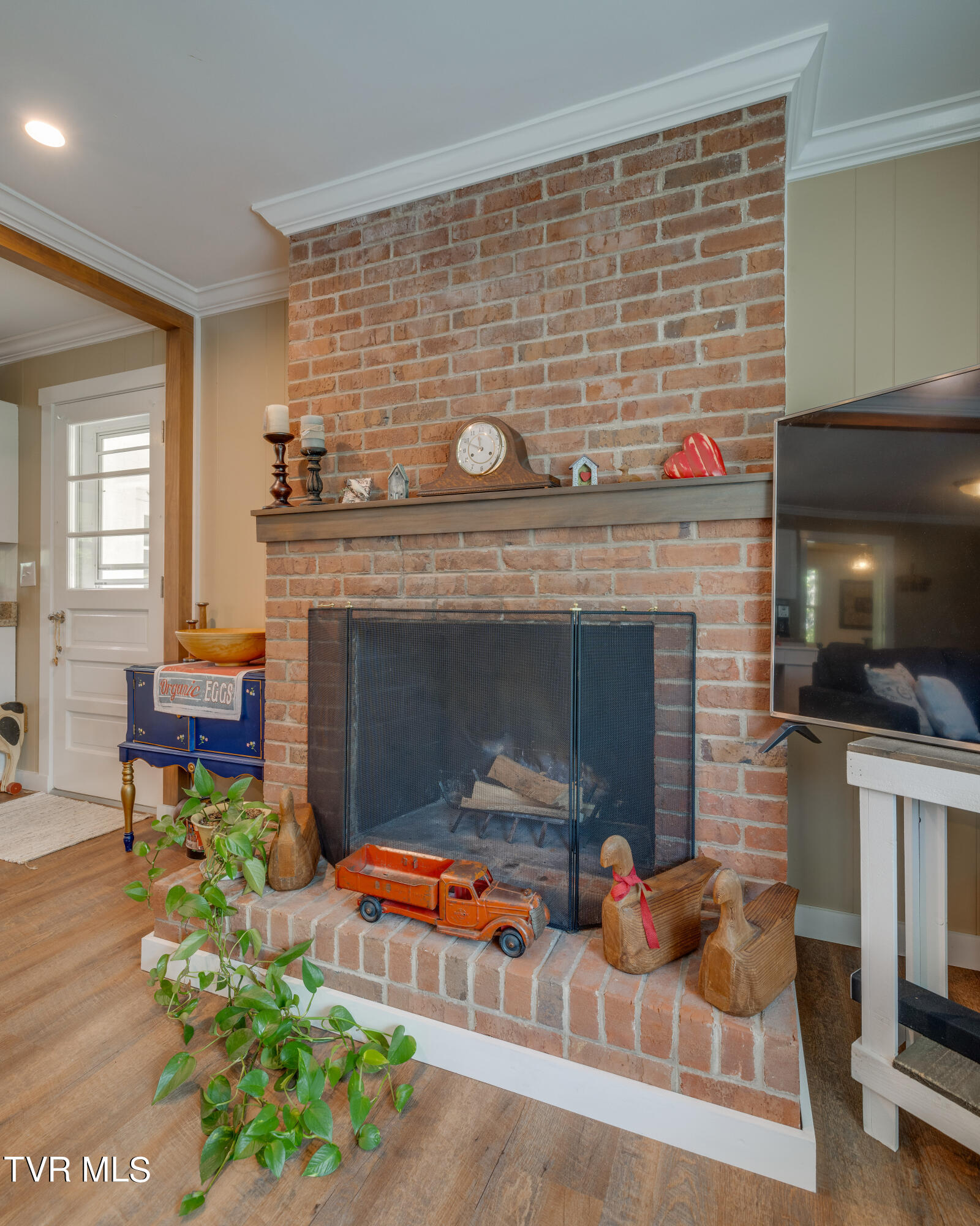 407 Hillrise Drive