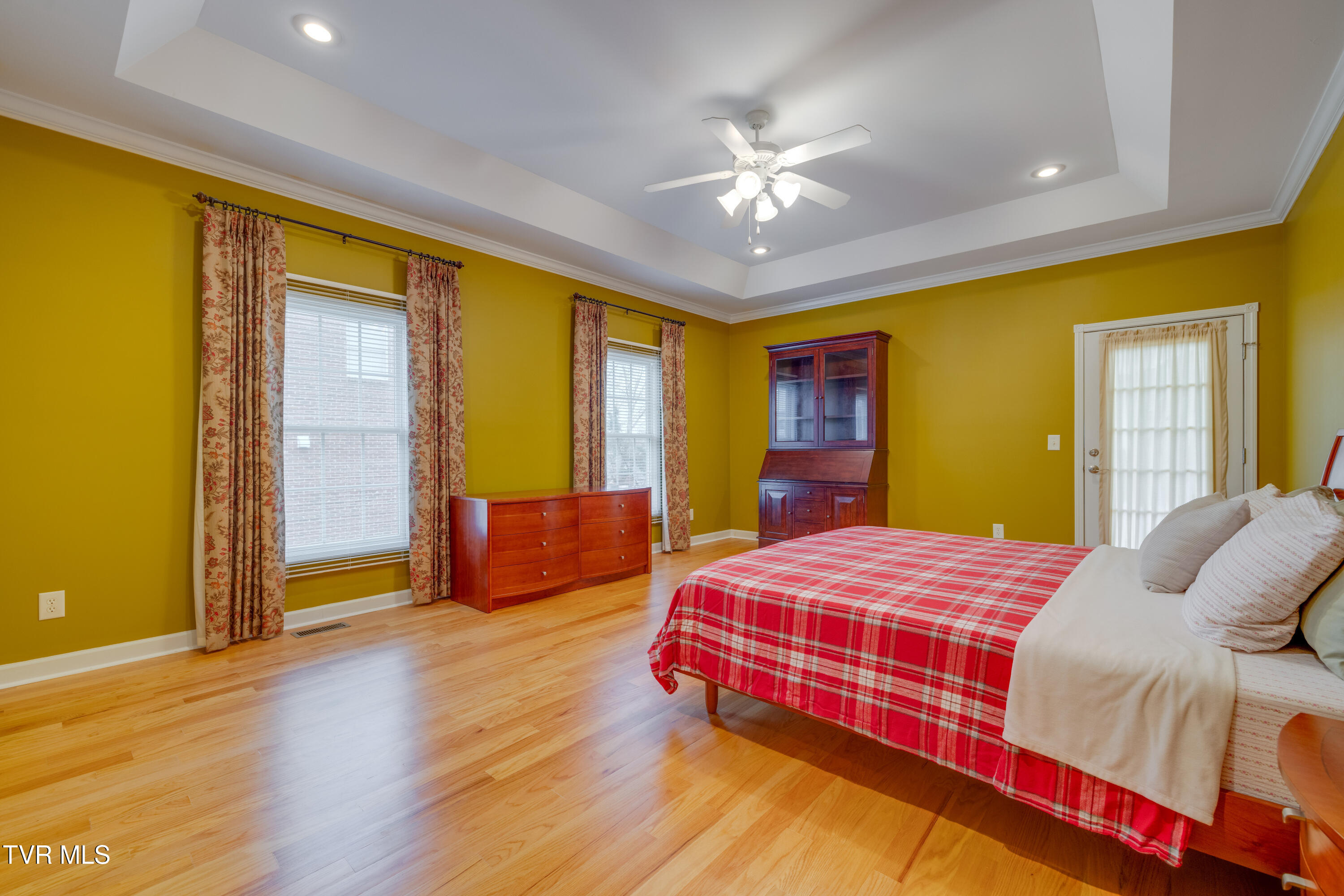 212 Emerald Chase Circle