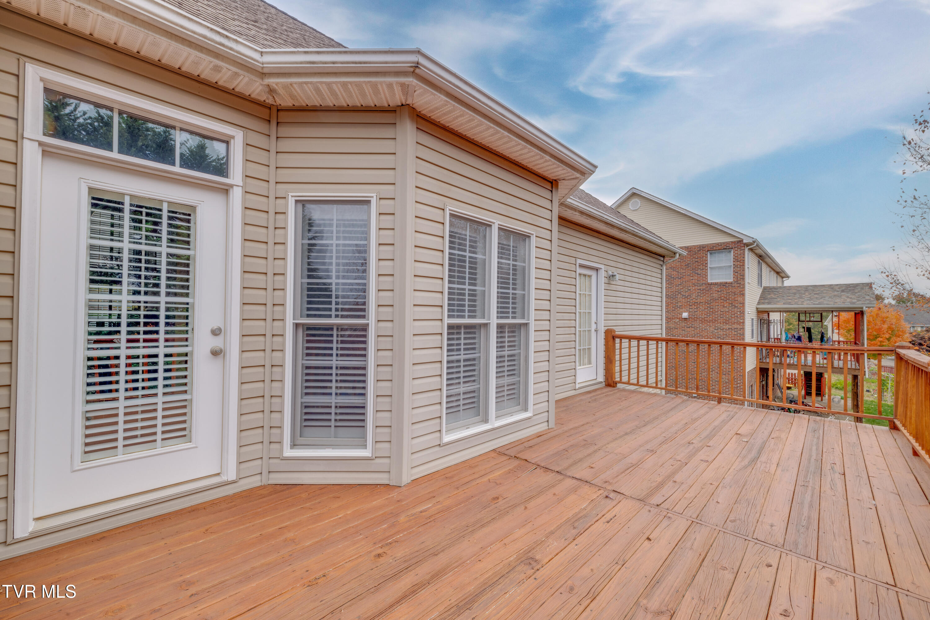 212 Emerald Chase Circle