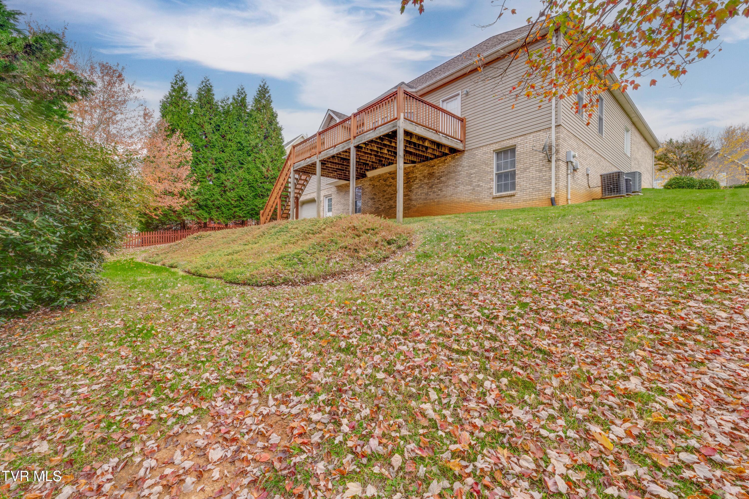 212 Emerald Chase Circle