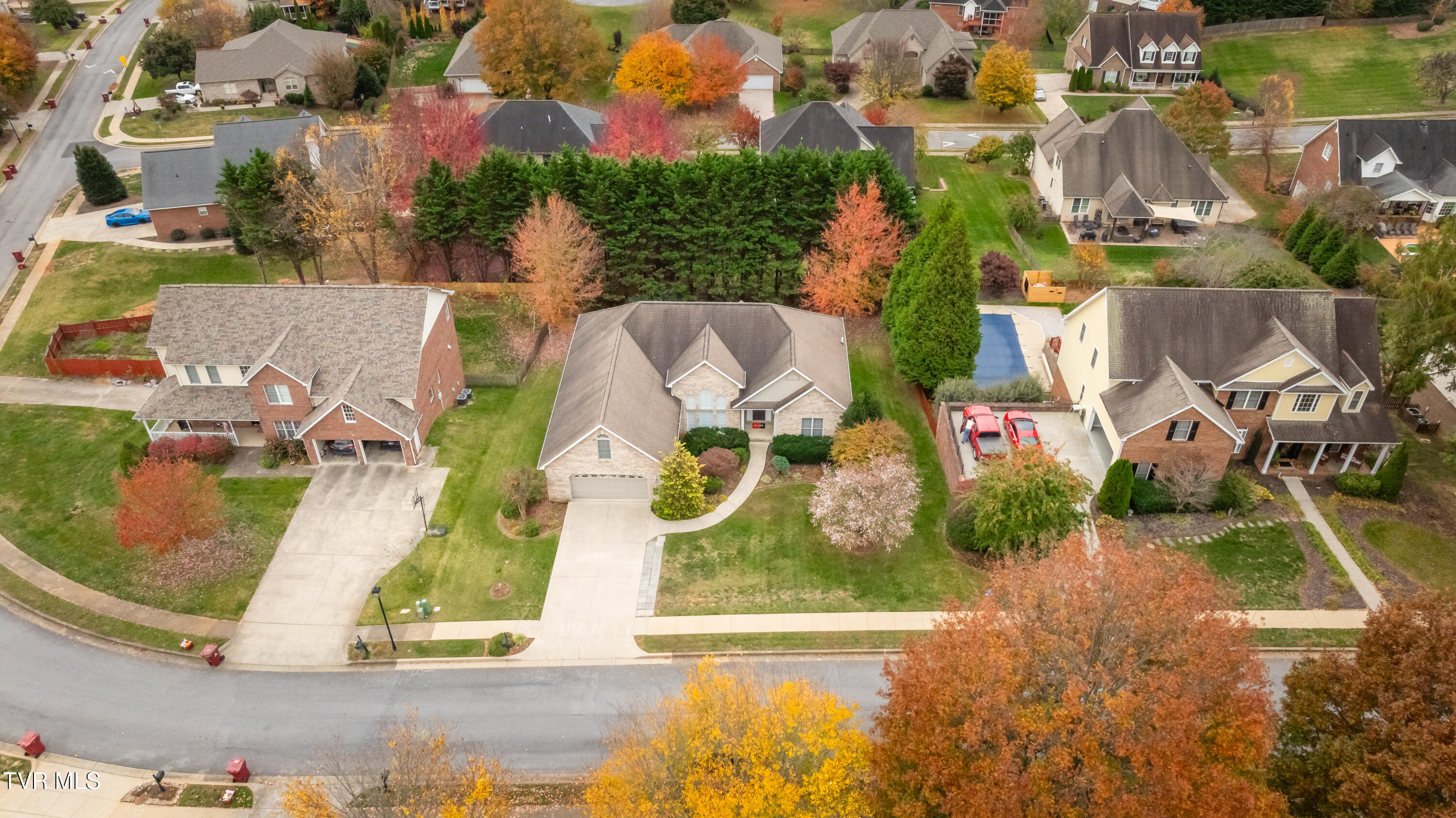 212 Emerald Chase Circle