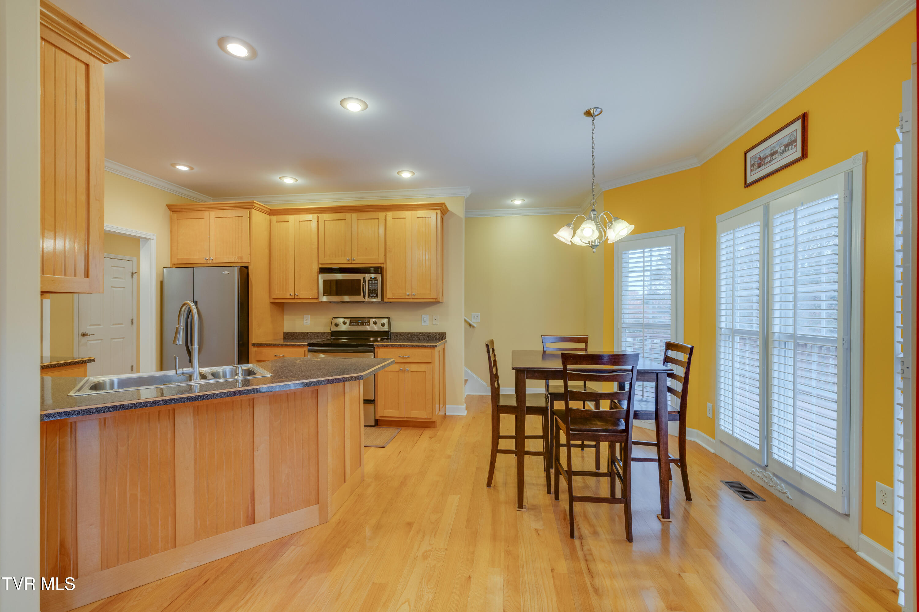 212 Emerald Chase Circle