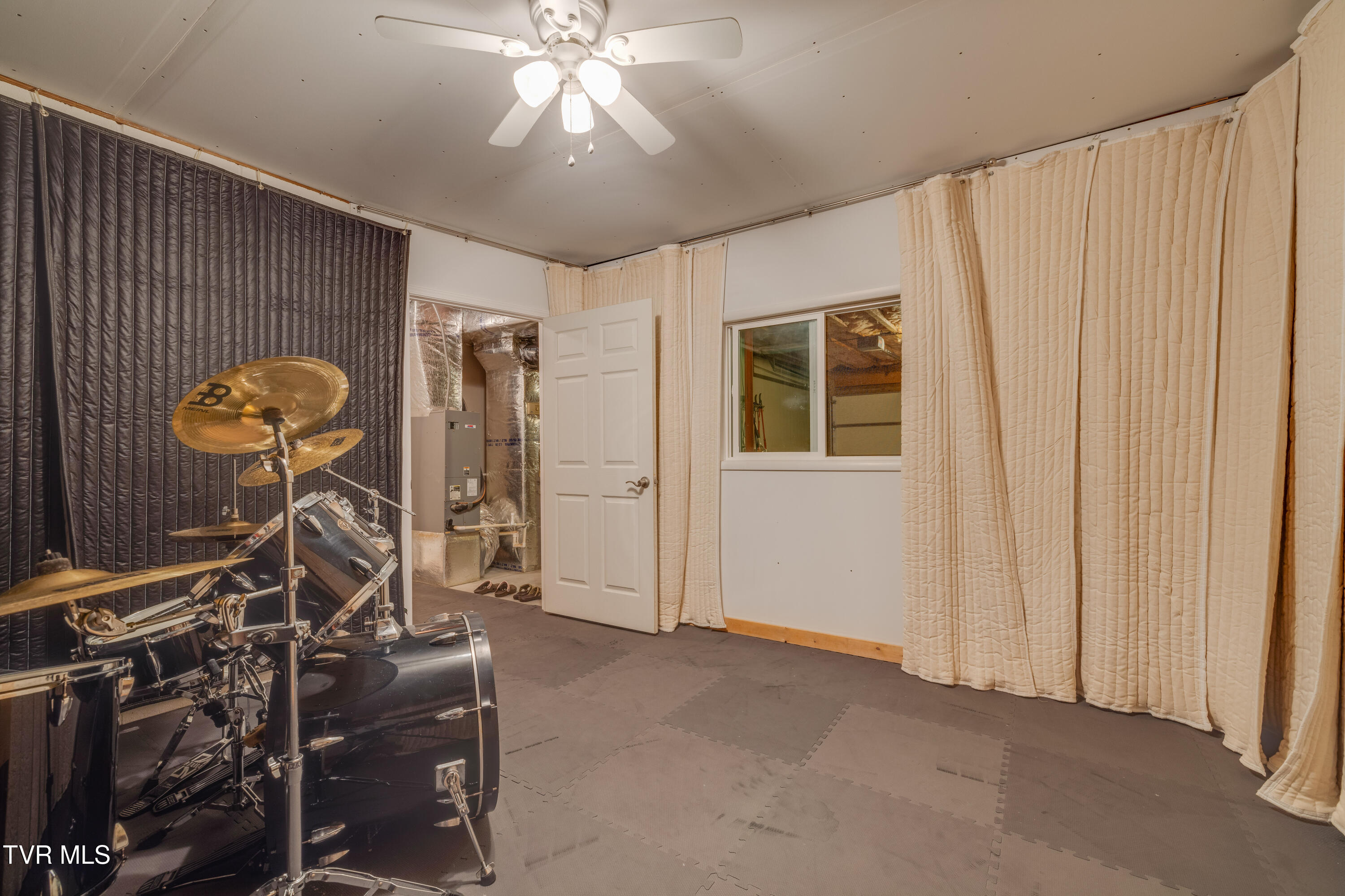 212 Emerald Chase Circle
