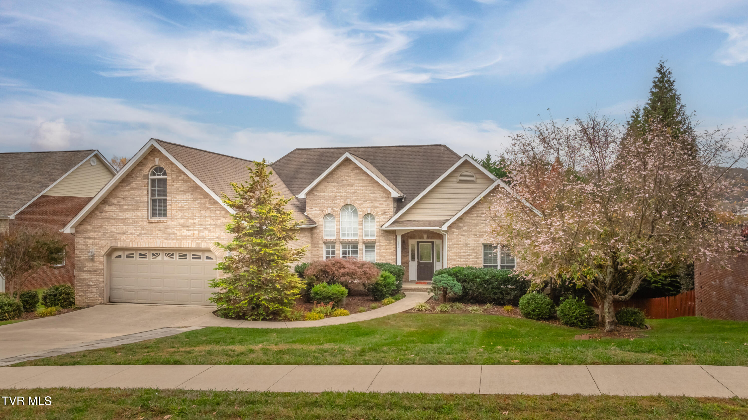 212 Emerald Chase Circle