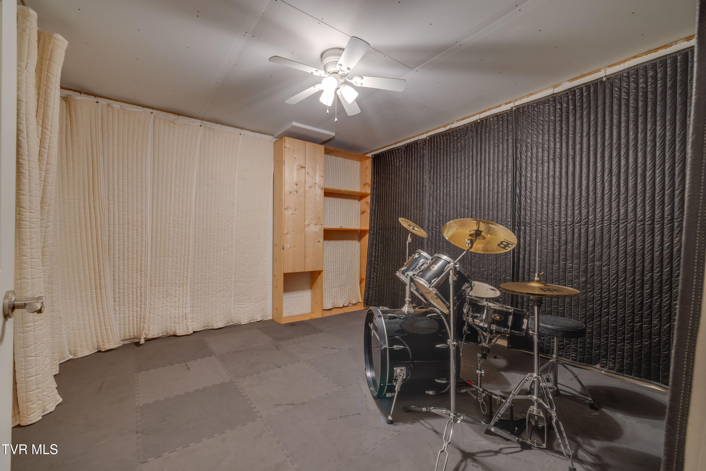 212 Emerald Chase Circle