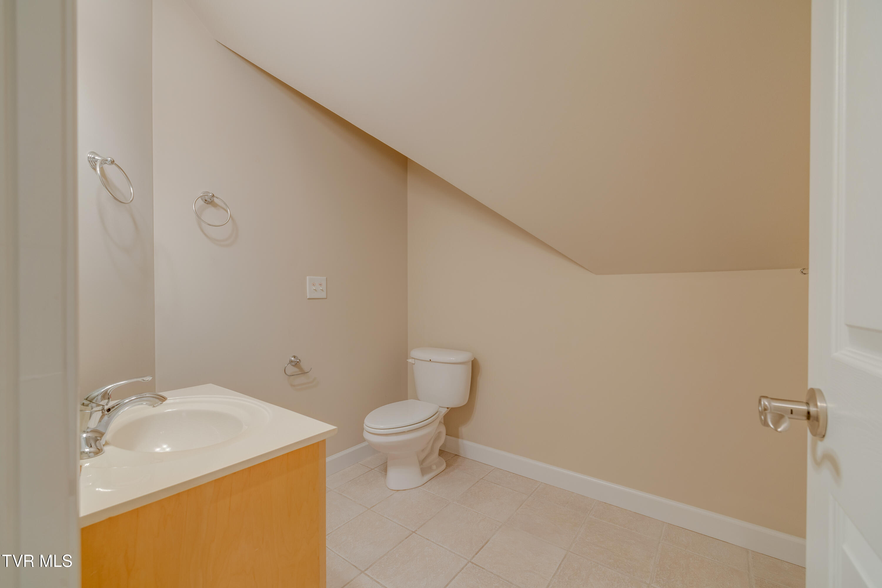 212 Emerald Chase Circle