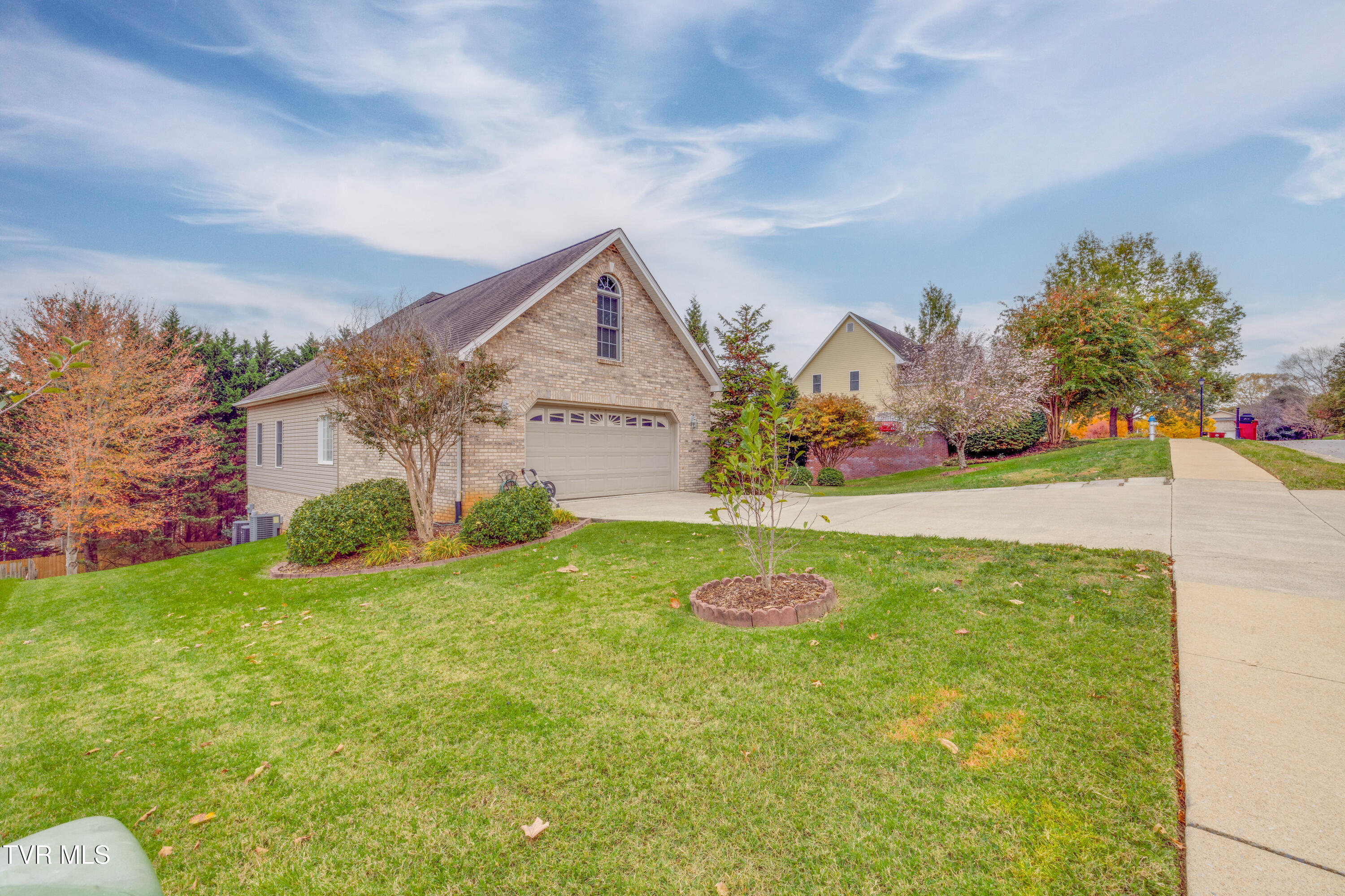 212 Emerald Chase Circle