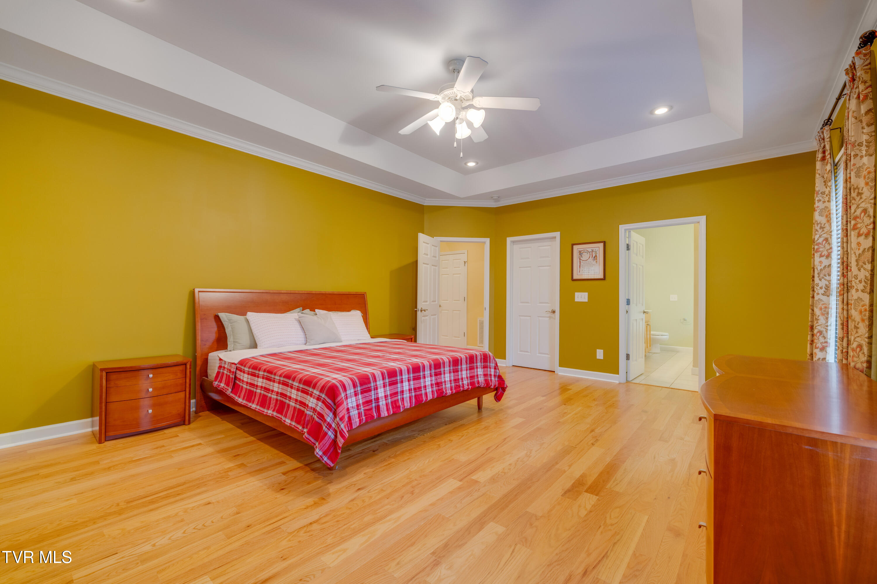 212 Emerald Chase Circle