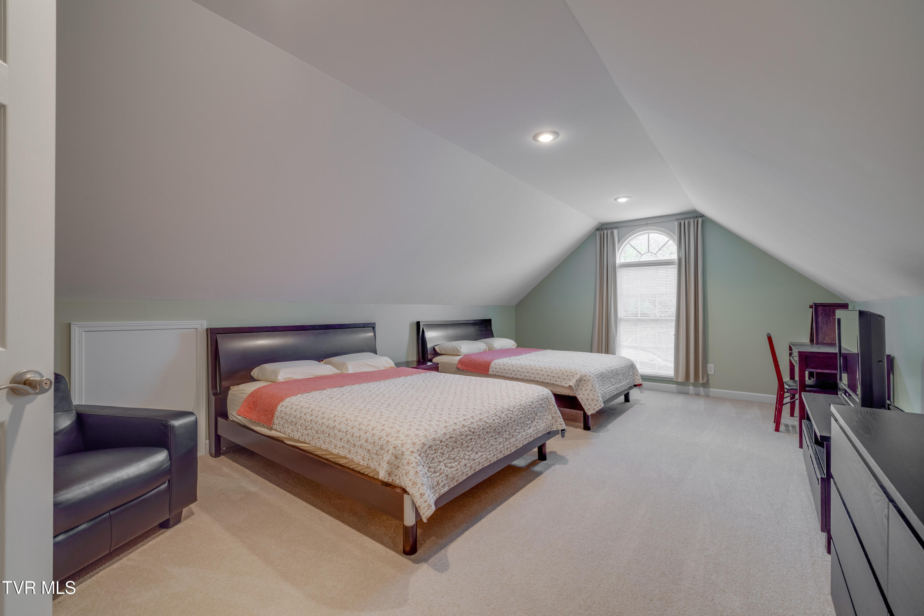 212 Emerald Chase Circle