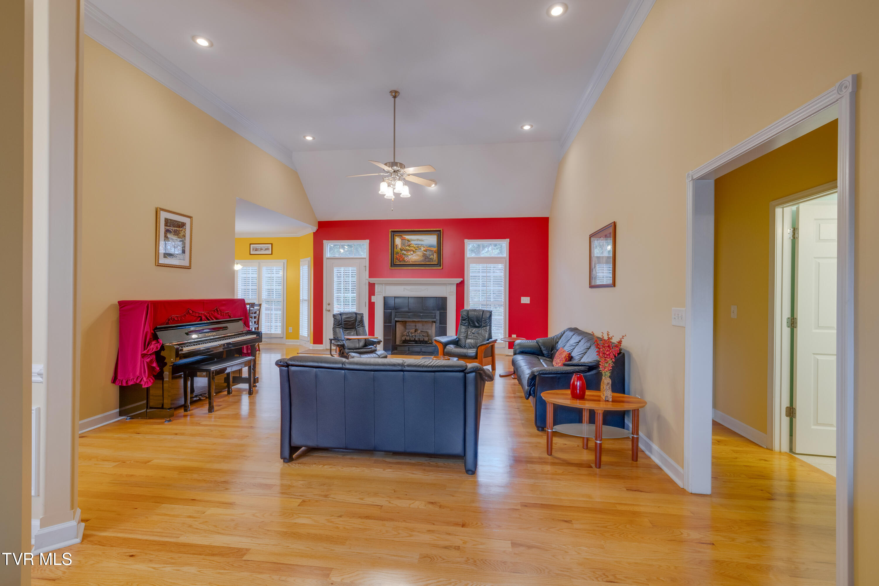 212 Emerald Chase Circle