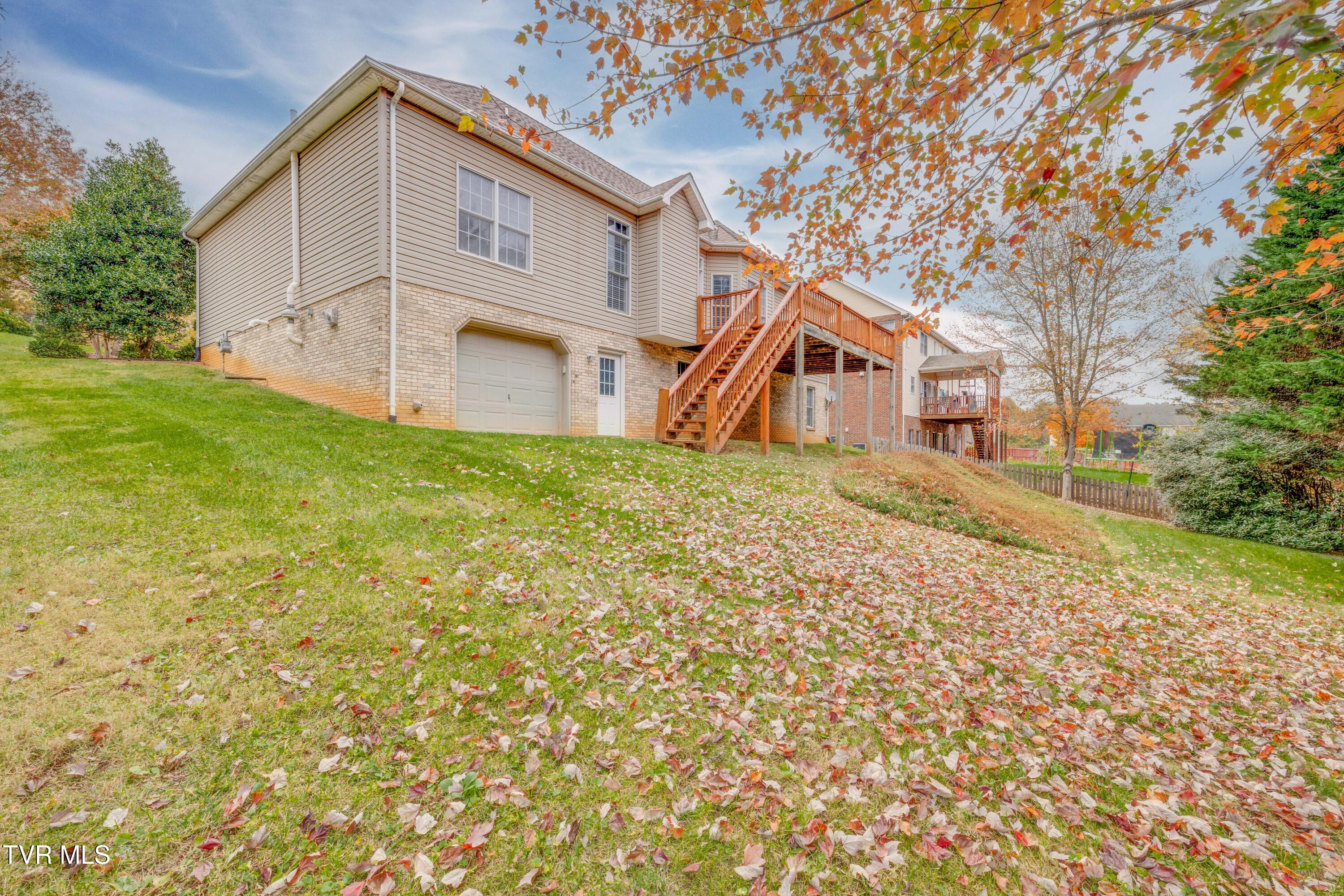 212 Emerald Chase Circle
