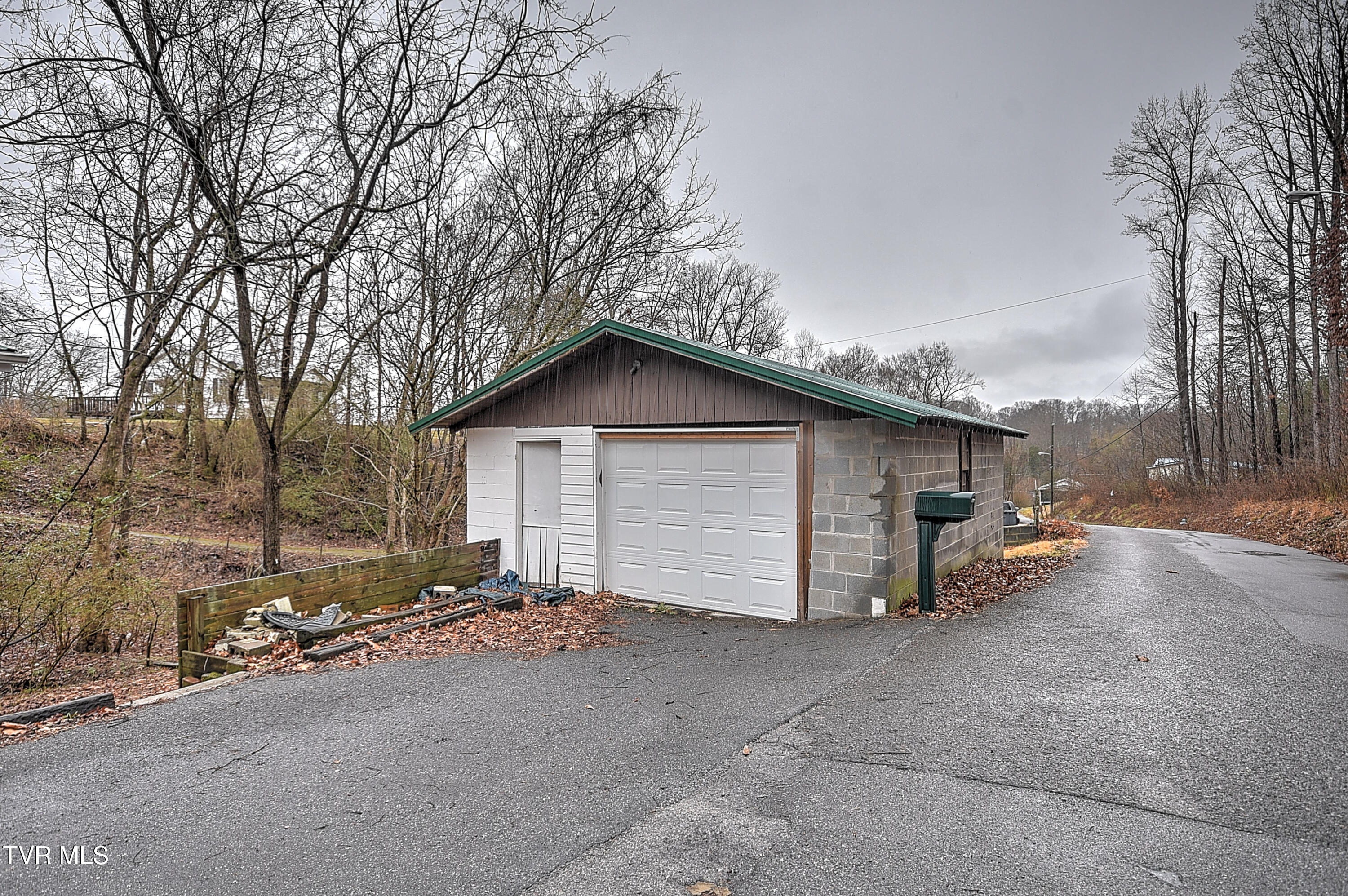 2033 Burke Drive