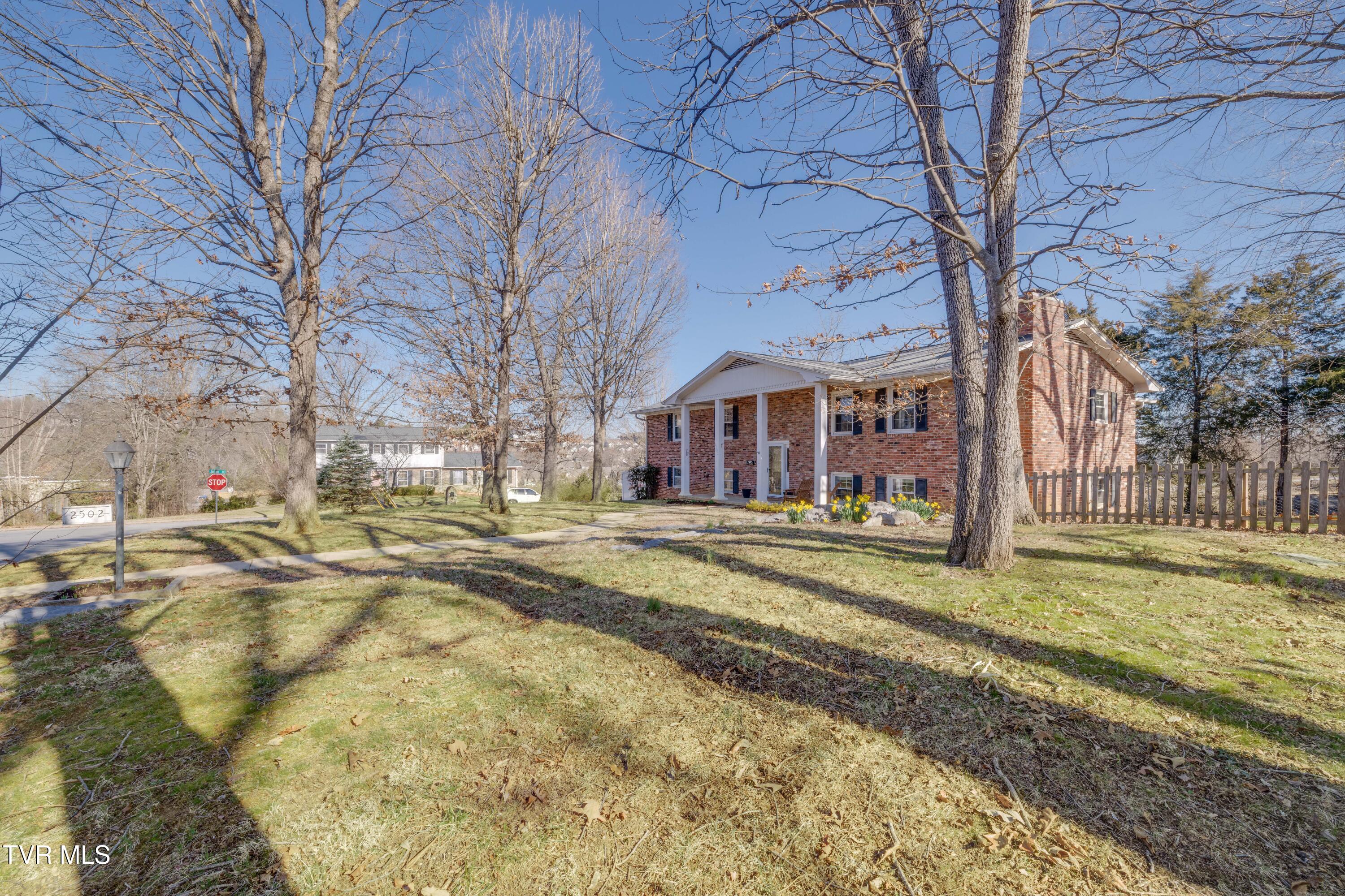 2502 Rambling Road