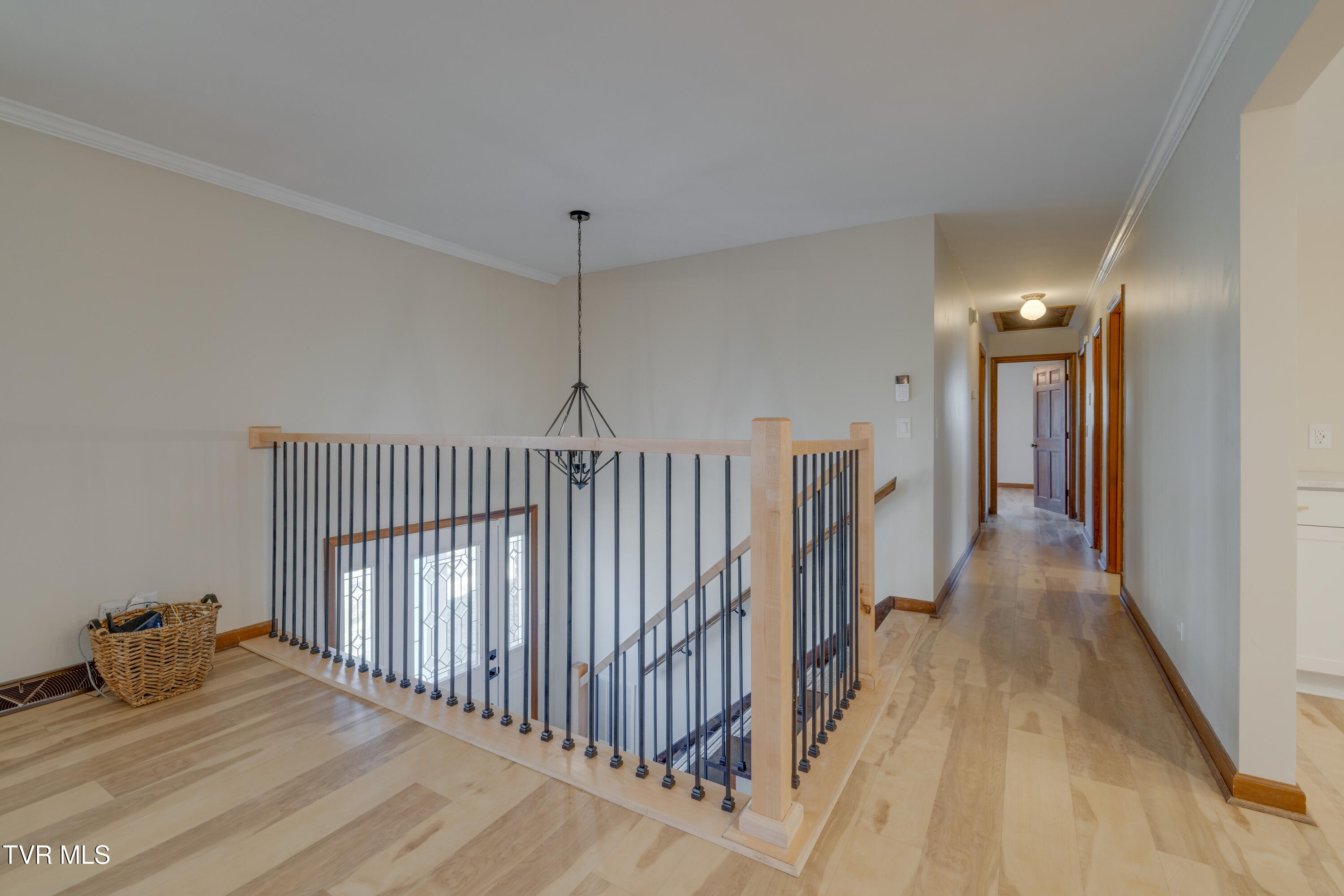 2502 Rambling Road