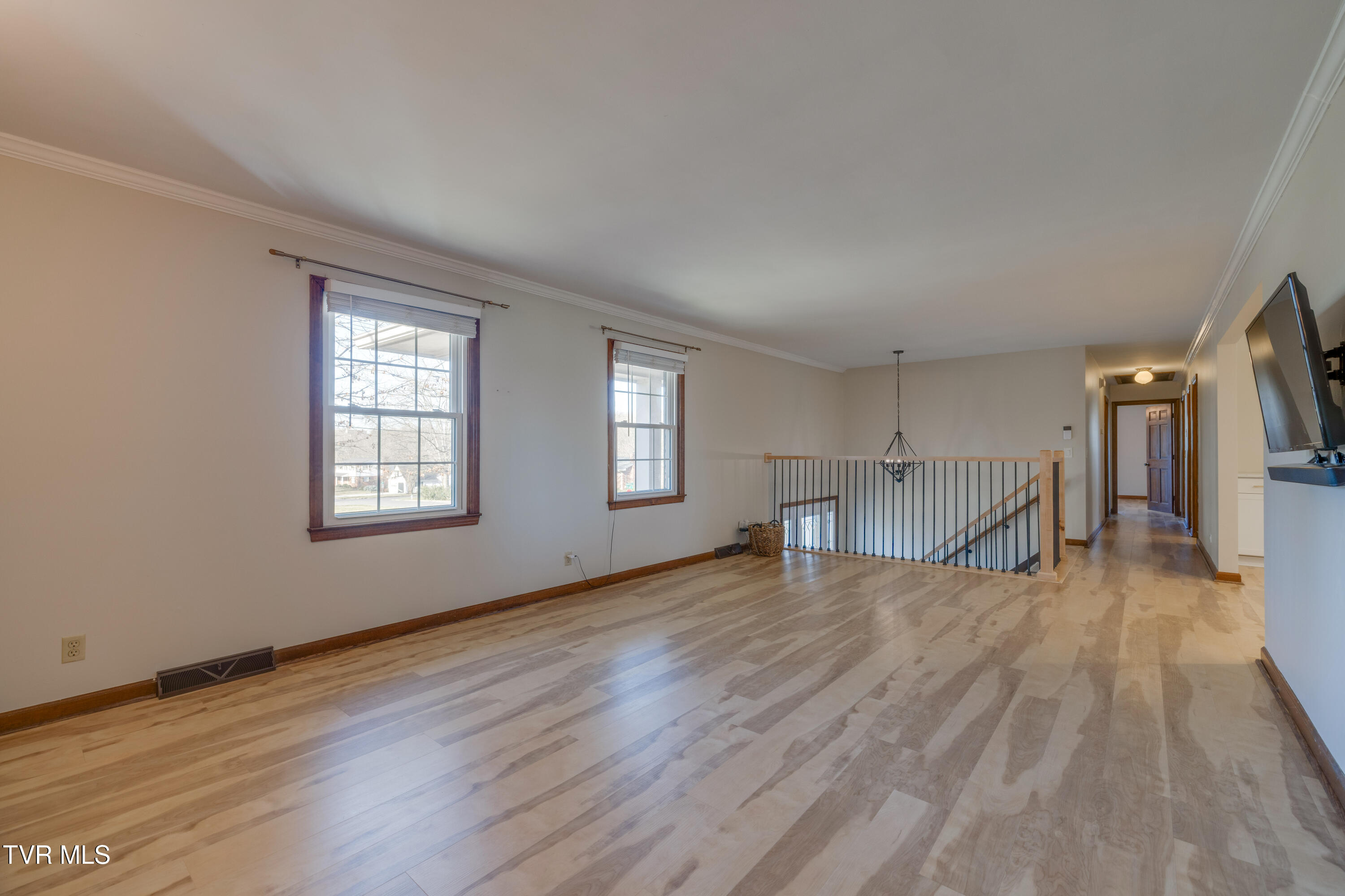2502 Rambling Road
