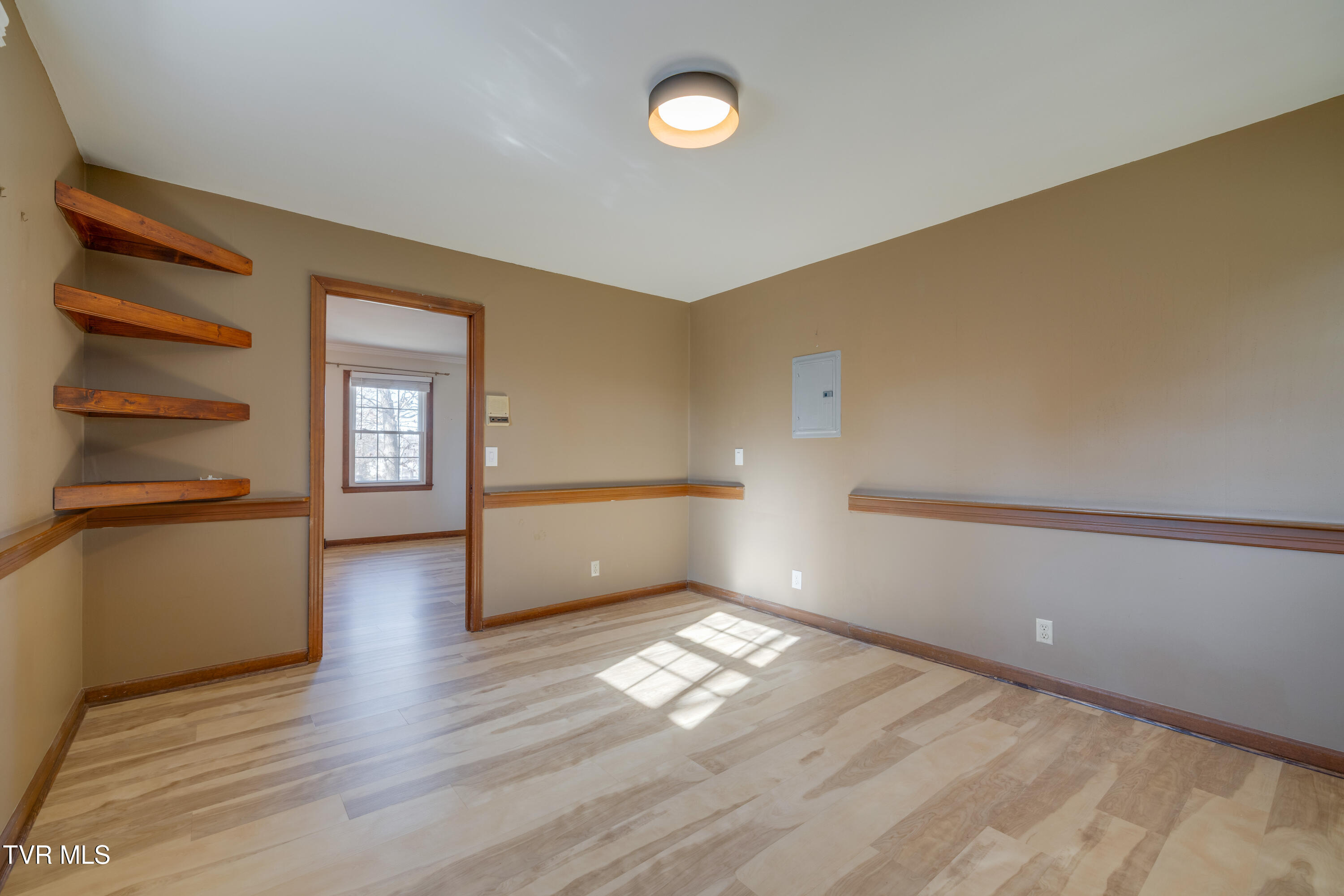 2502 Rambling Road
