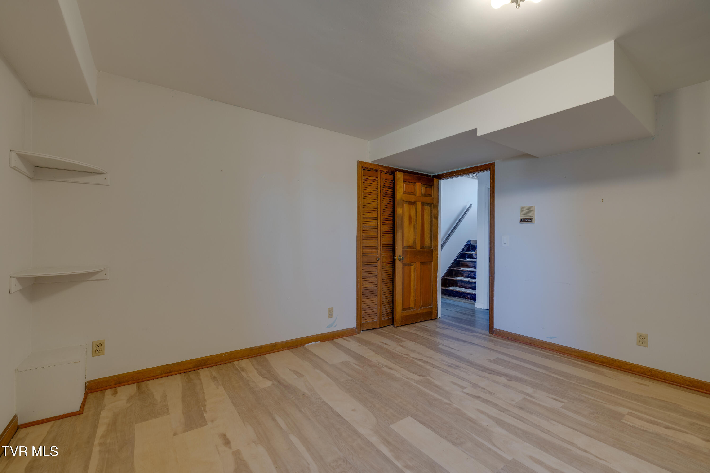 2502 Rambling Road