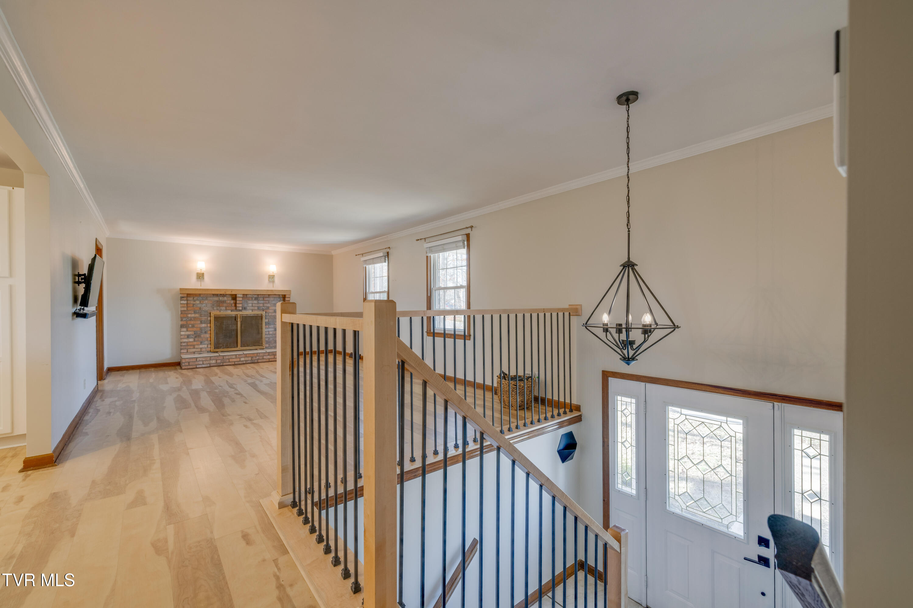 2502 Rambling Road