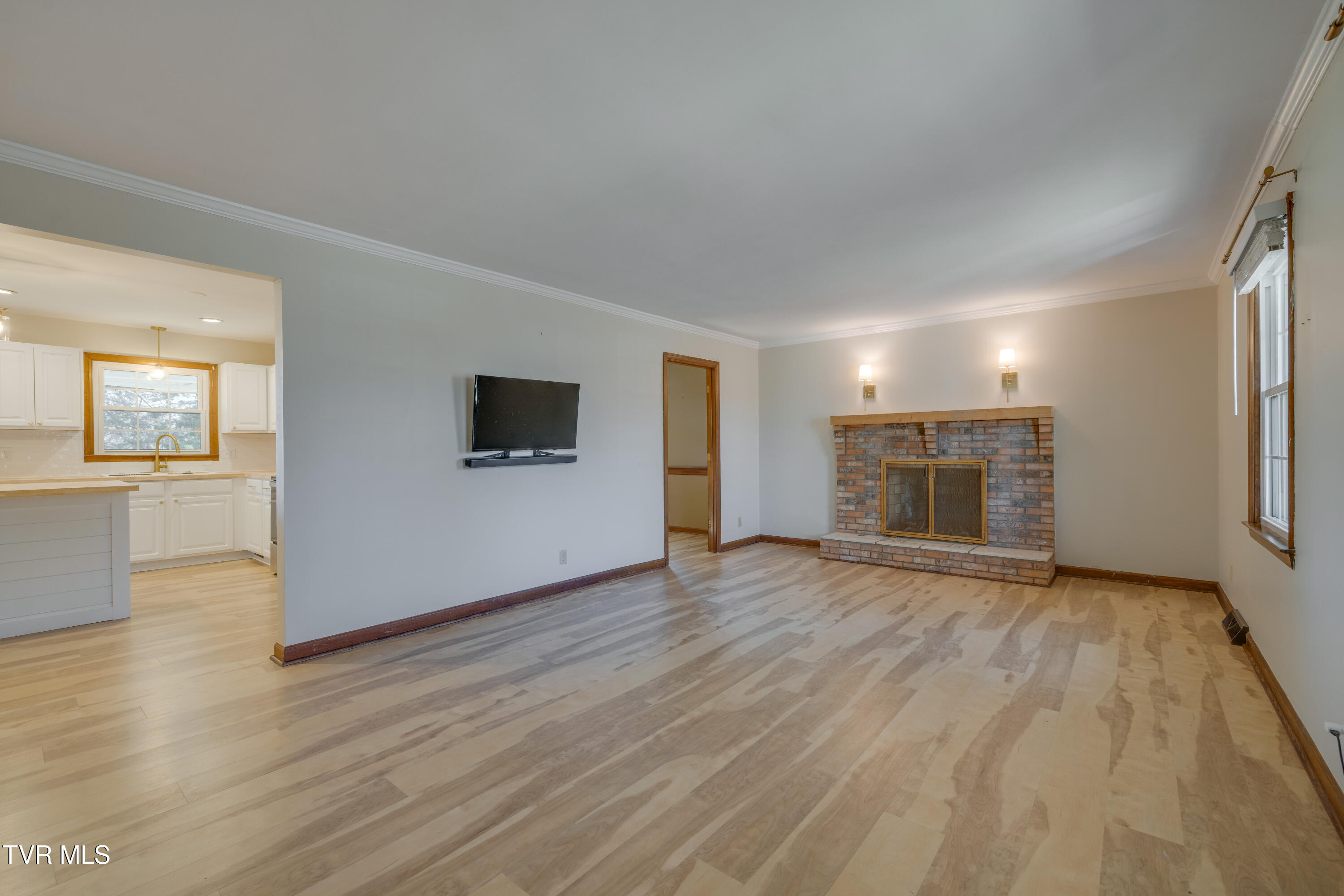 2502 Rambling Road